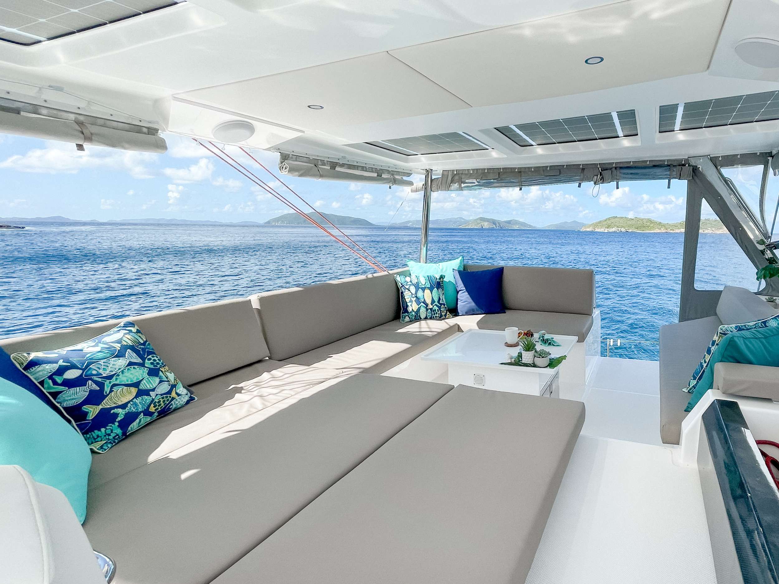 Crewed Catamaran SEVEN photo 6