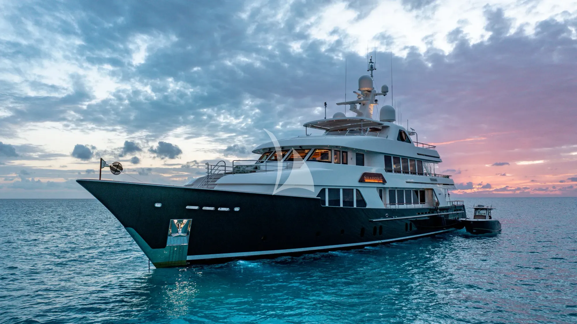 Luxury Crewed Motor Yacht SHADOWL photo 3
