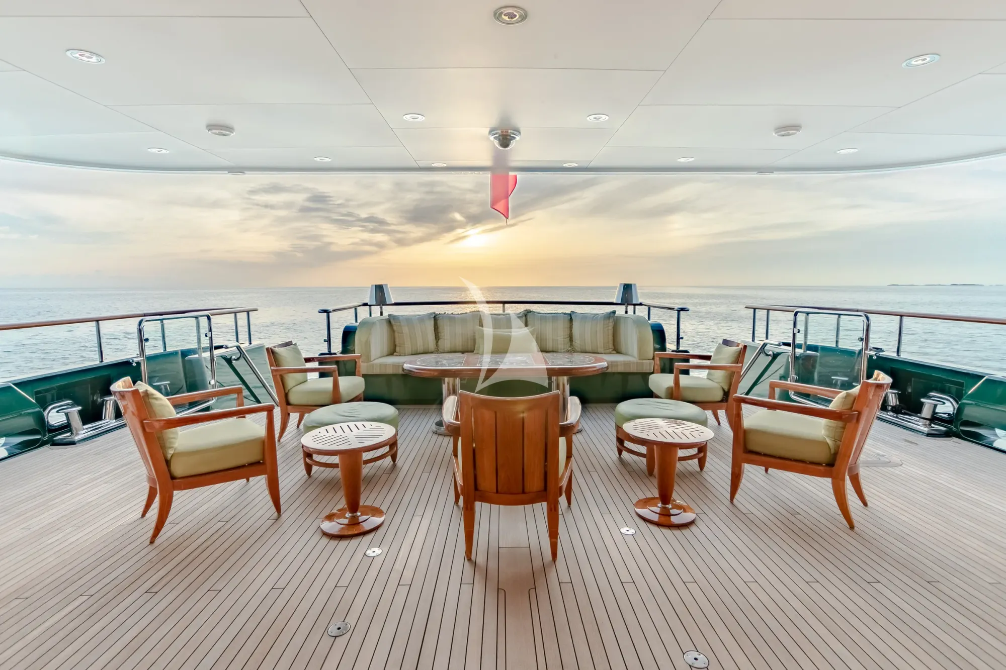 Luxury Crewed Motor Yacht SHADOWL photo 8