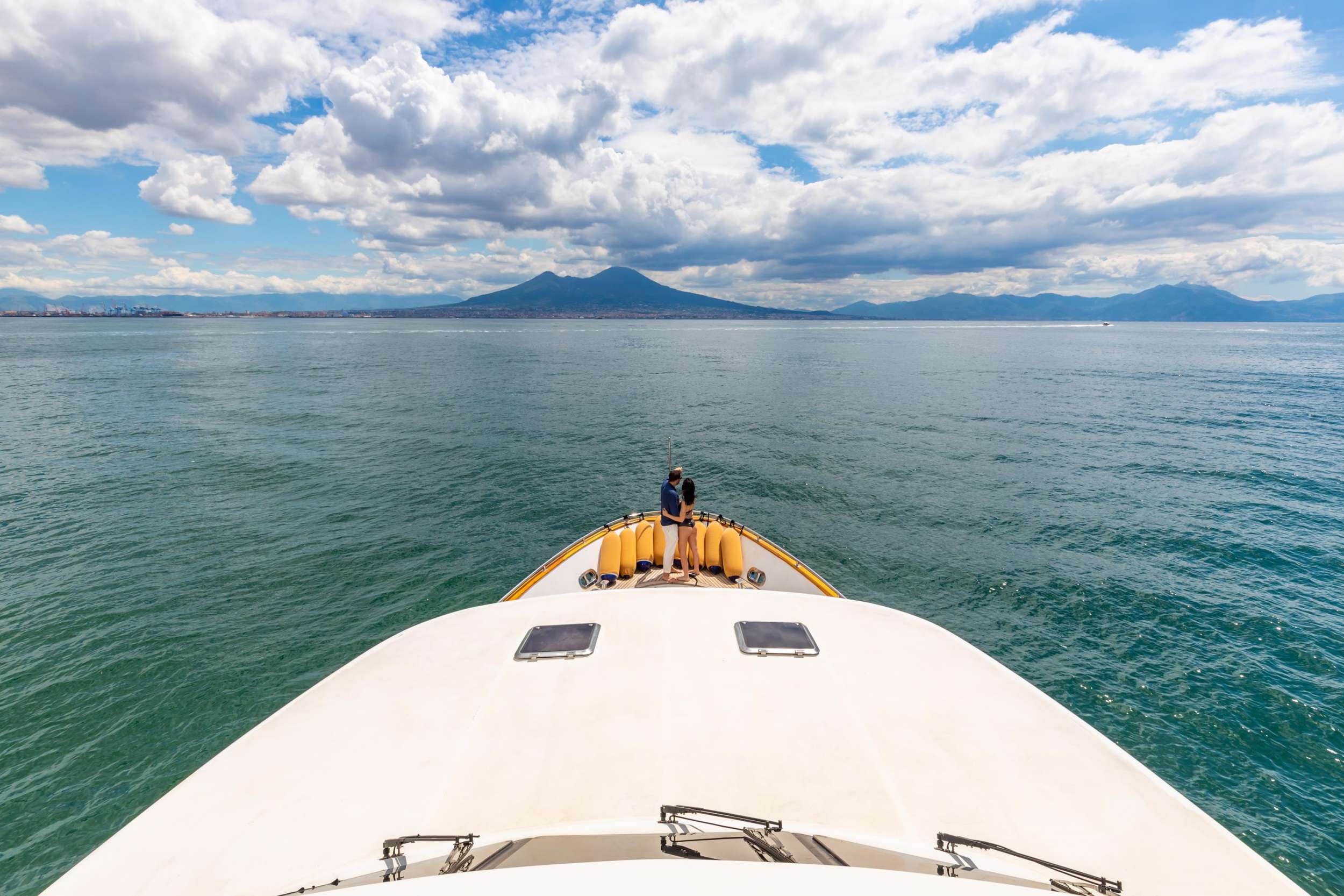 Luxury Crewed Motor Yacht SHANGRA photo 4