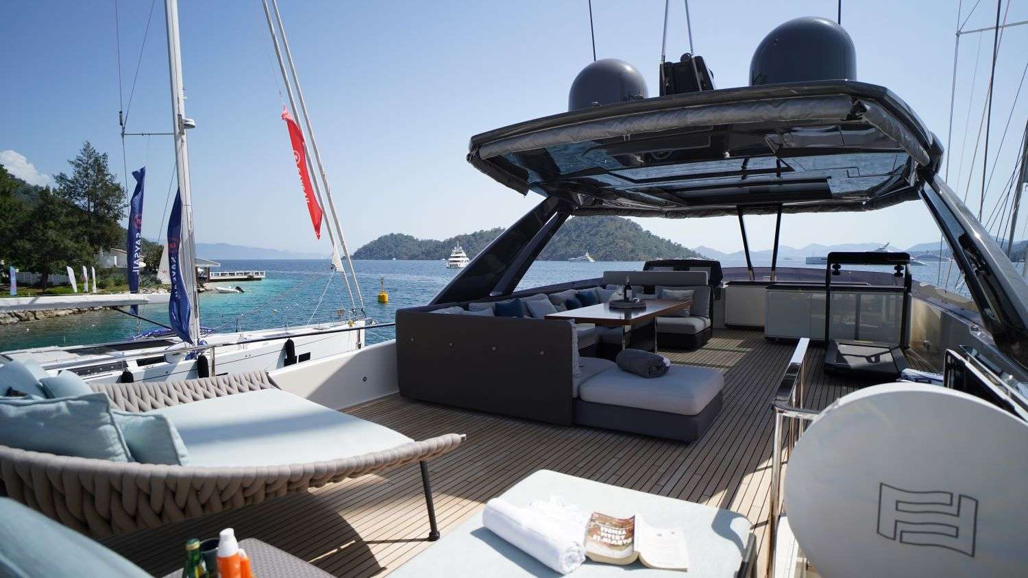 Crewed Motor Yacht SHERO photo 4