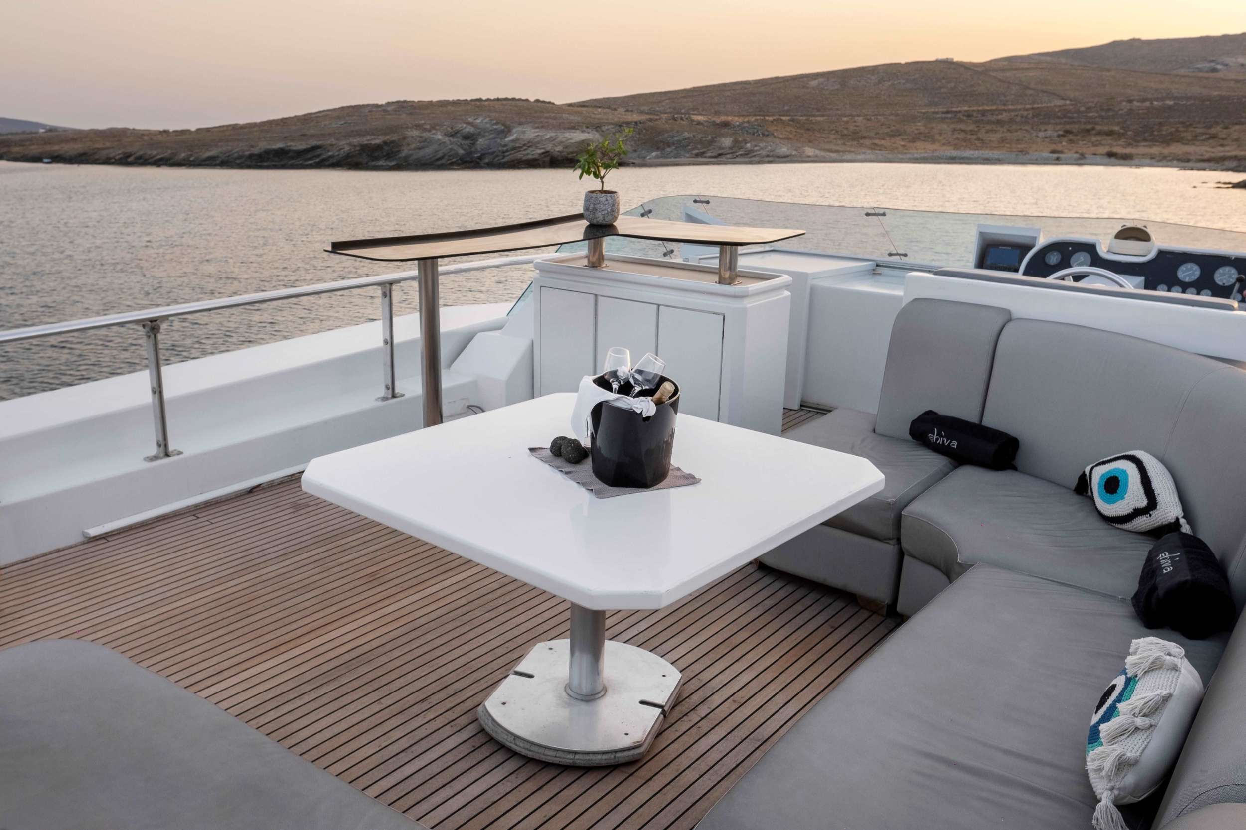 Luxury Crewed Motor Yacht SHIVA photo 8