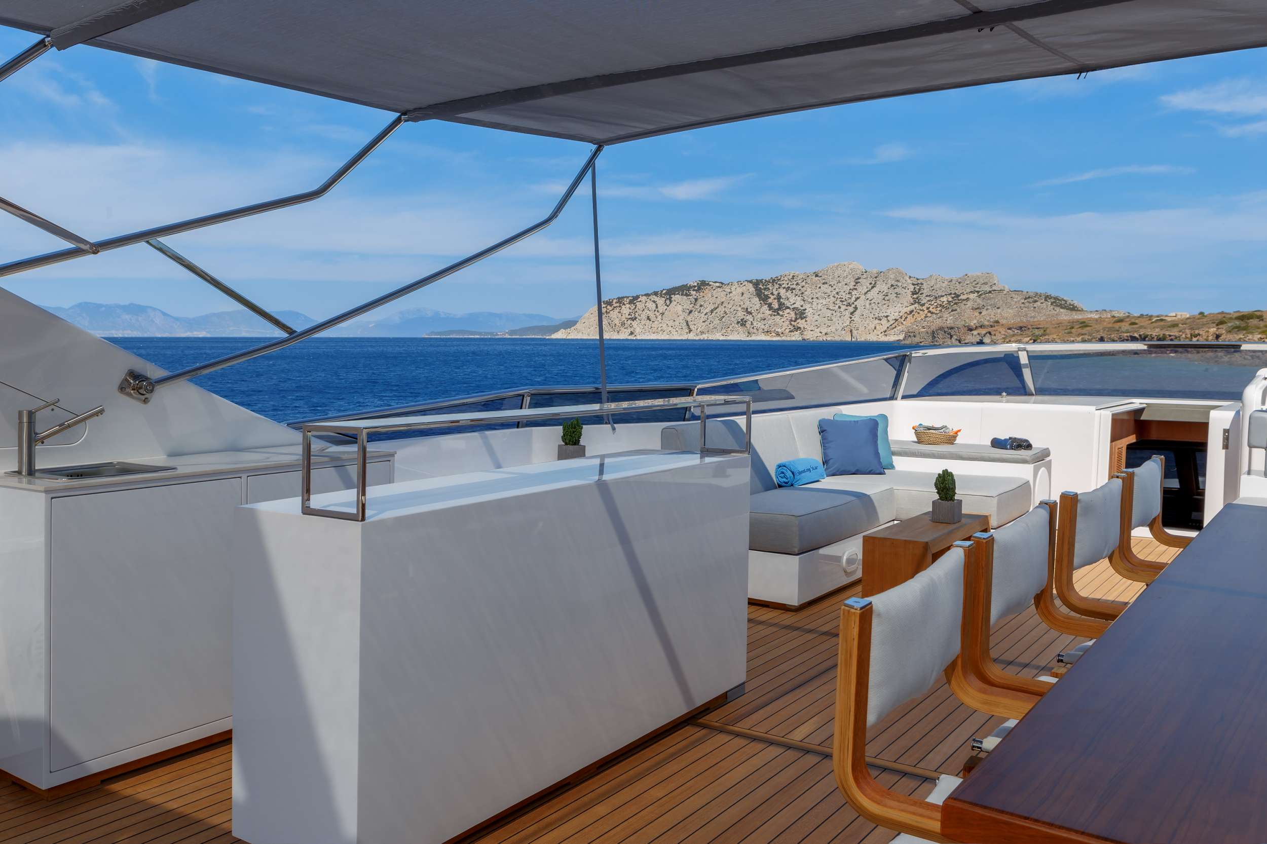 Luxury Motor Yacht SHOOTING STAR photo 7