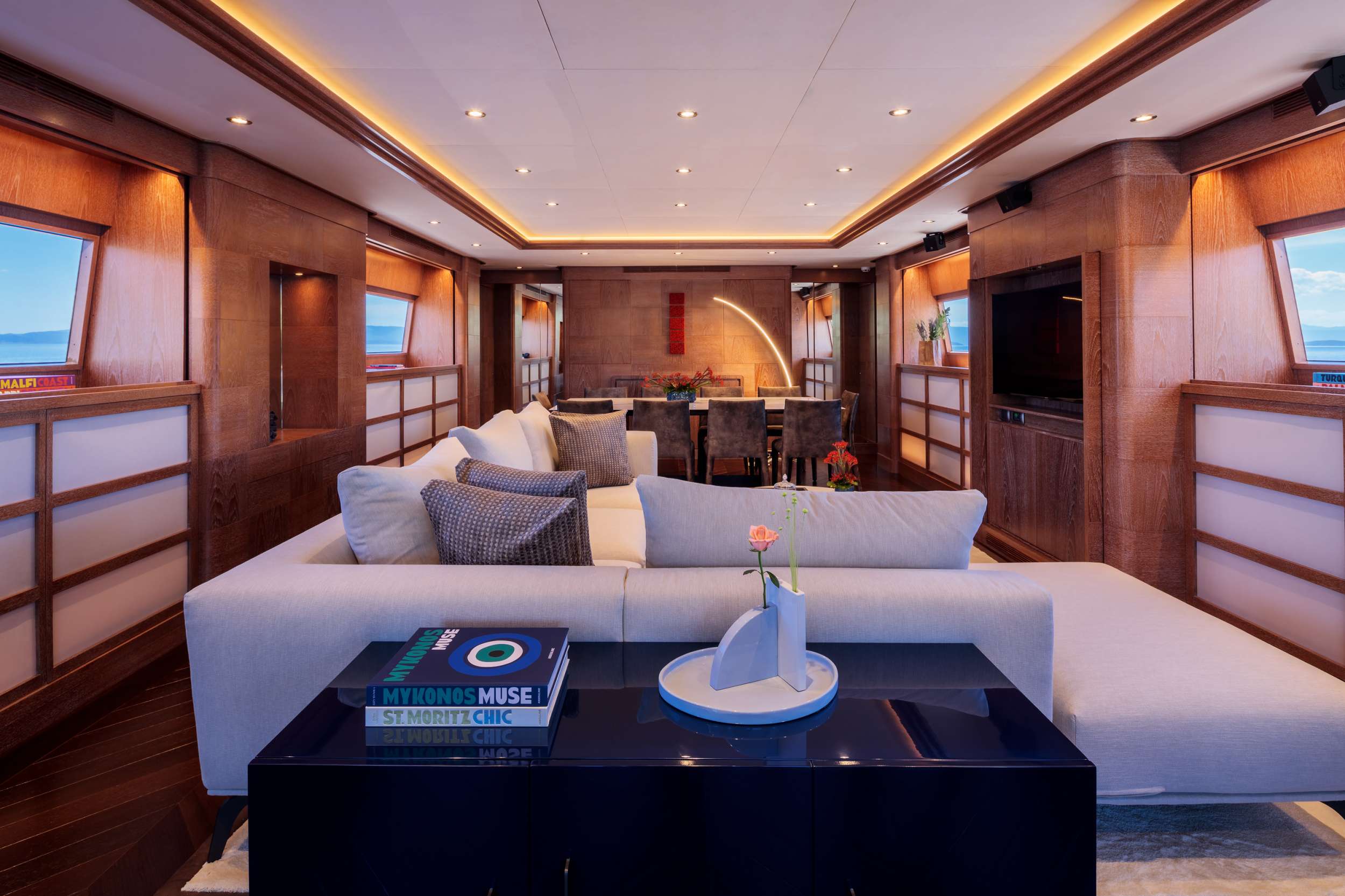 Luxury Motor Yacht SHOOTING STAR photo 8