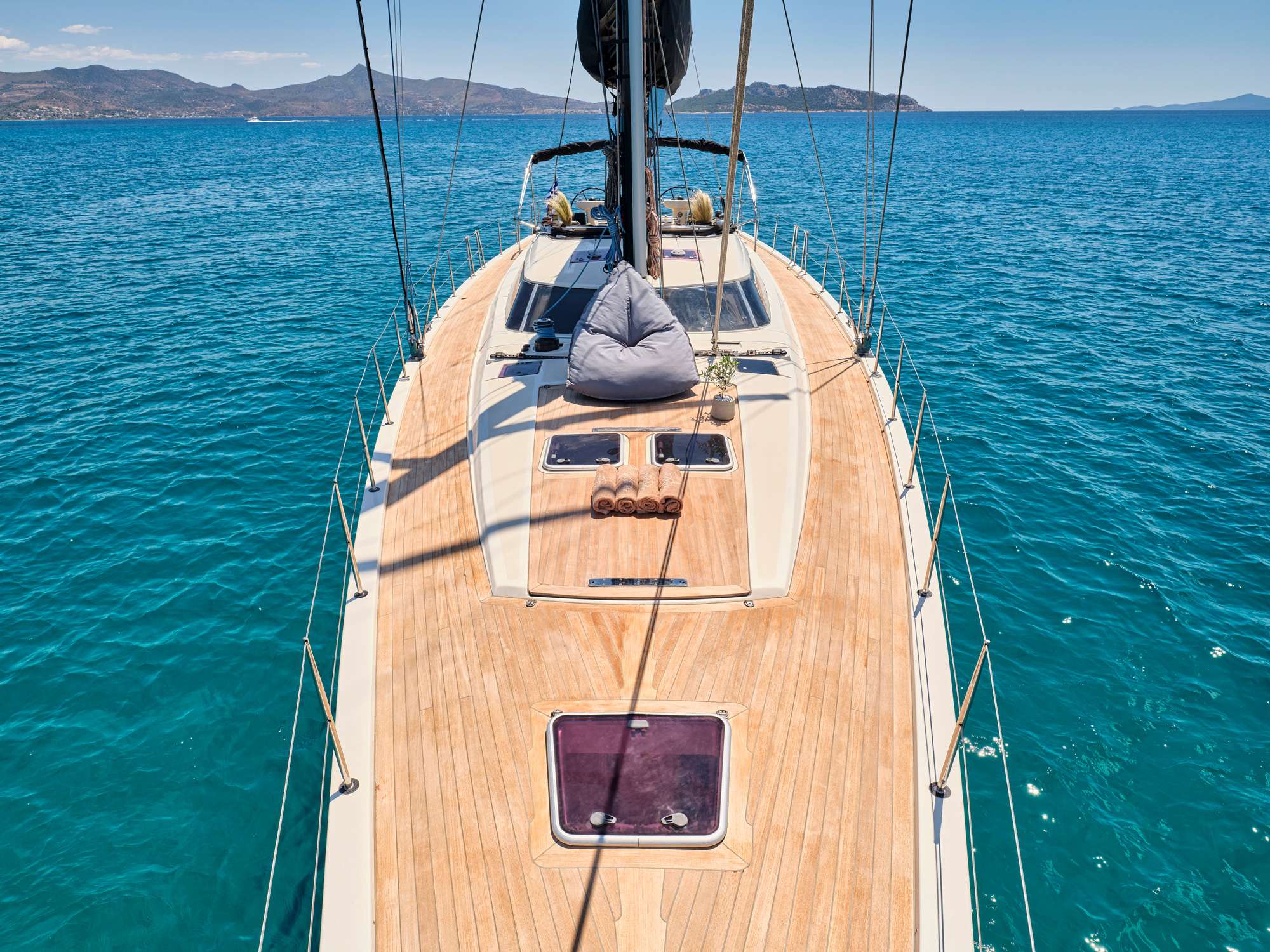 Luxury Crewed Sailing Yacht SHOOTING STAR photo 4