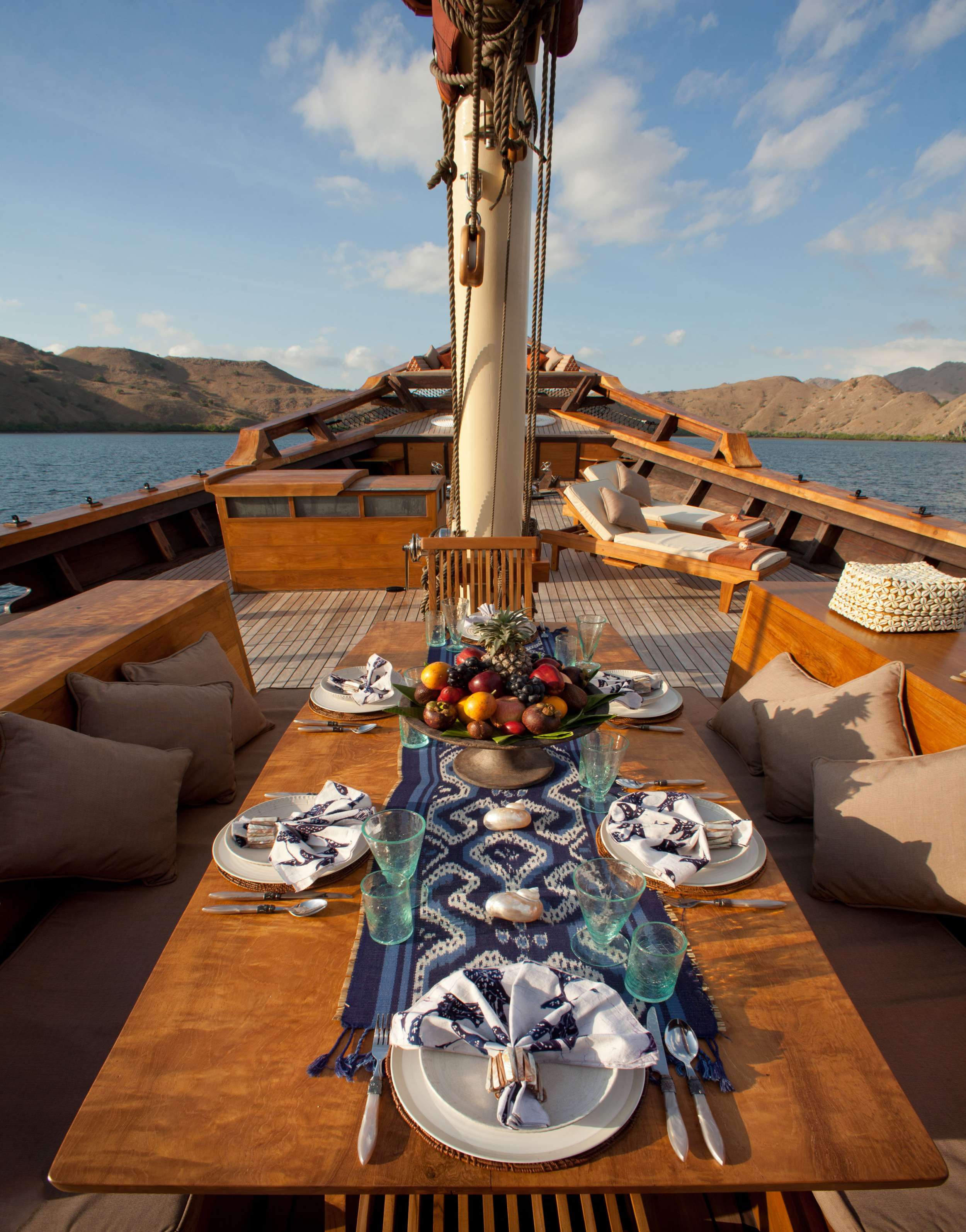 Luxury Crewed Sailing Yacht SI DATU BUA photo 4