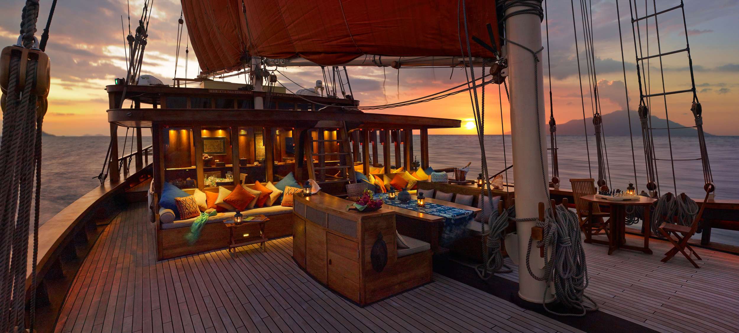 Luxury Crewed Sailing Yacht SI DATU BUA photo 6