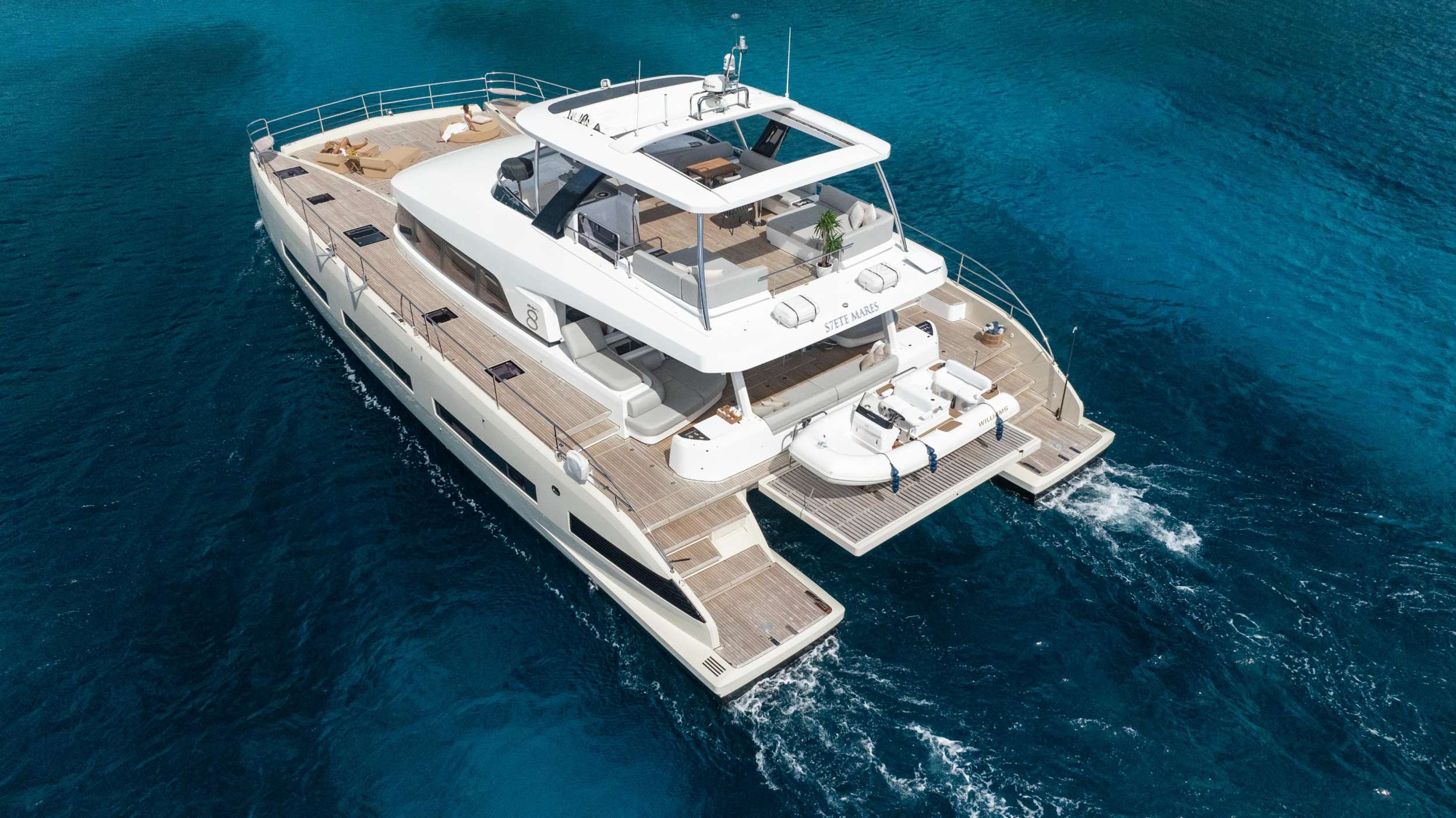 Crewed Power Catamaran SIETE MARES photo 4