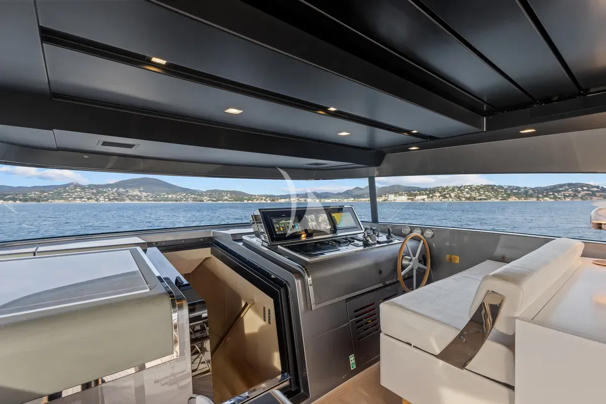 Crewed Motor Yacht VINCI II photo 7