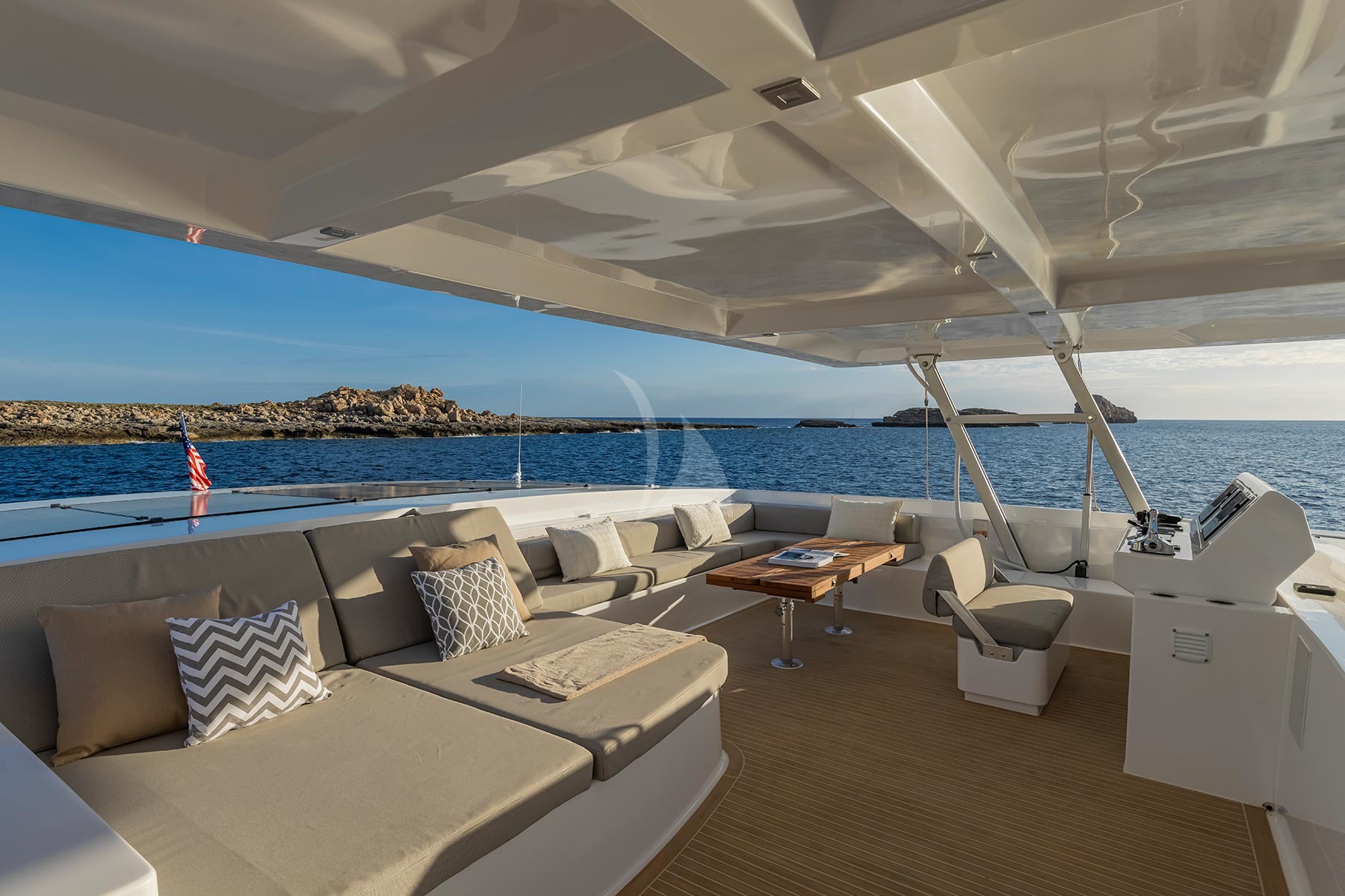 Crewed Power Catamaran SILENT DREAM photo 5