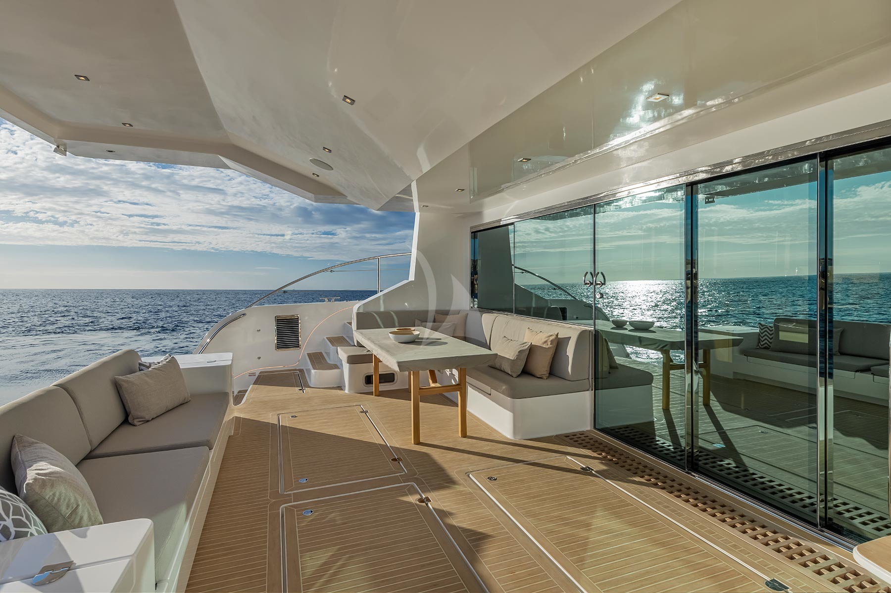 Crewed Power Catamaran SILENT DREAM photo 7