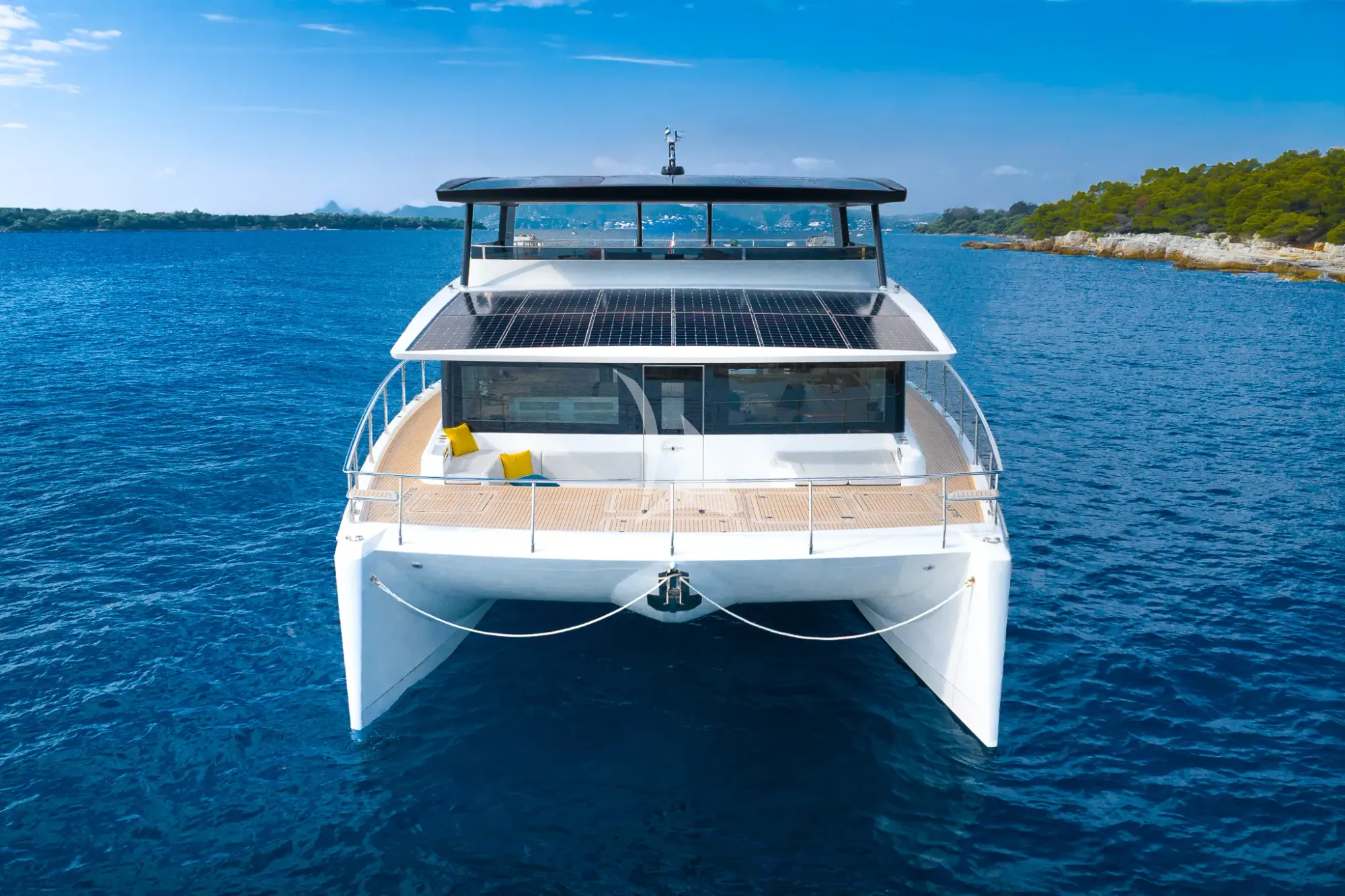 Crewed Power Catamaran SILENT GRACE photo 7