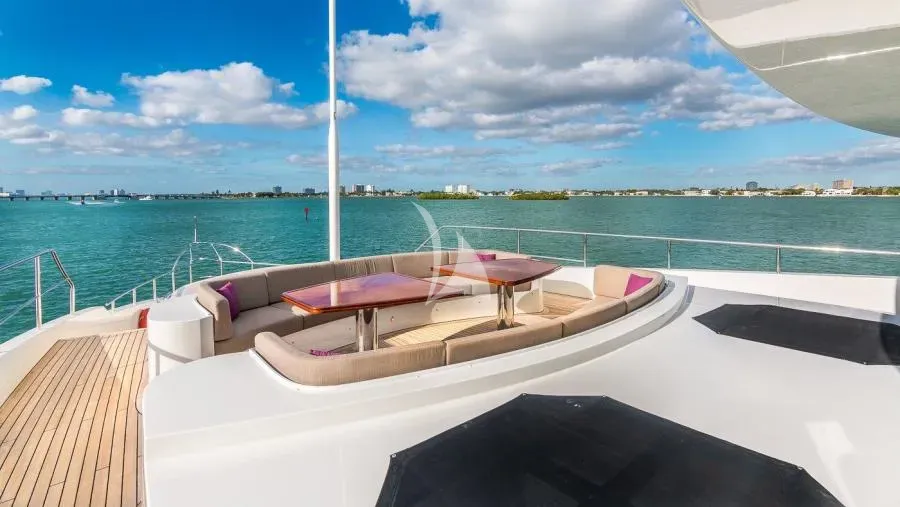 Luxury Crewed Motor Yacht SILENT WORLD photo 4