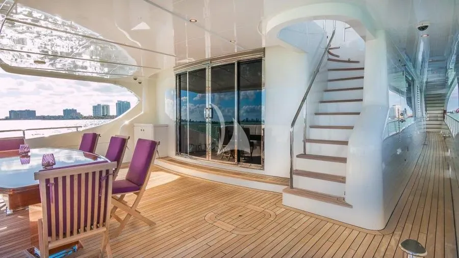 Luxury Crewed Motor Yacht SILENT WORLD photo 7