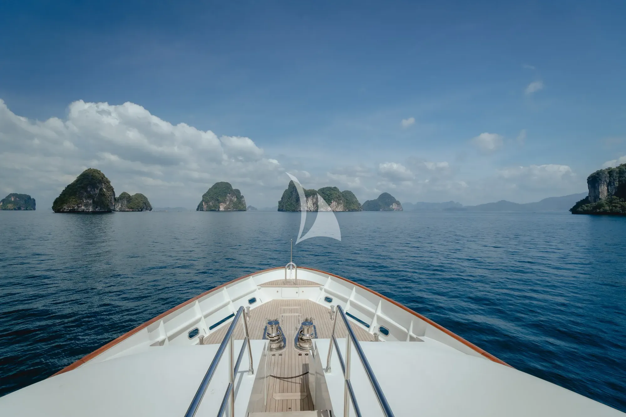 Luxury Crewed Motor Yacht SILENTWORLD photo 7