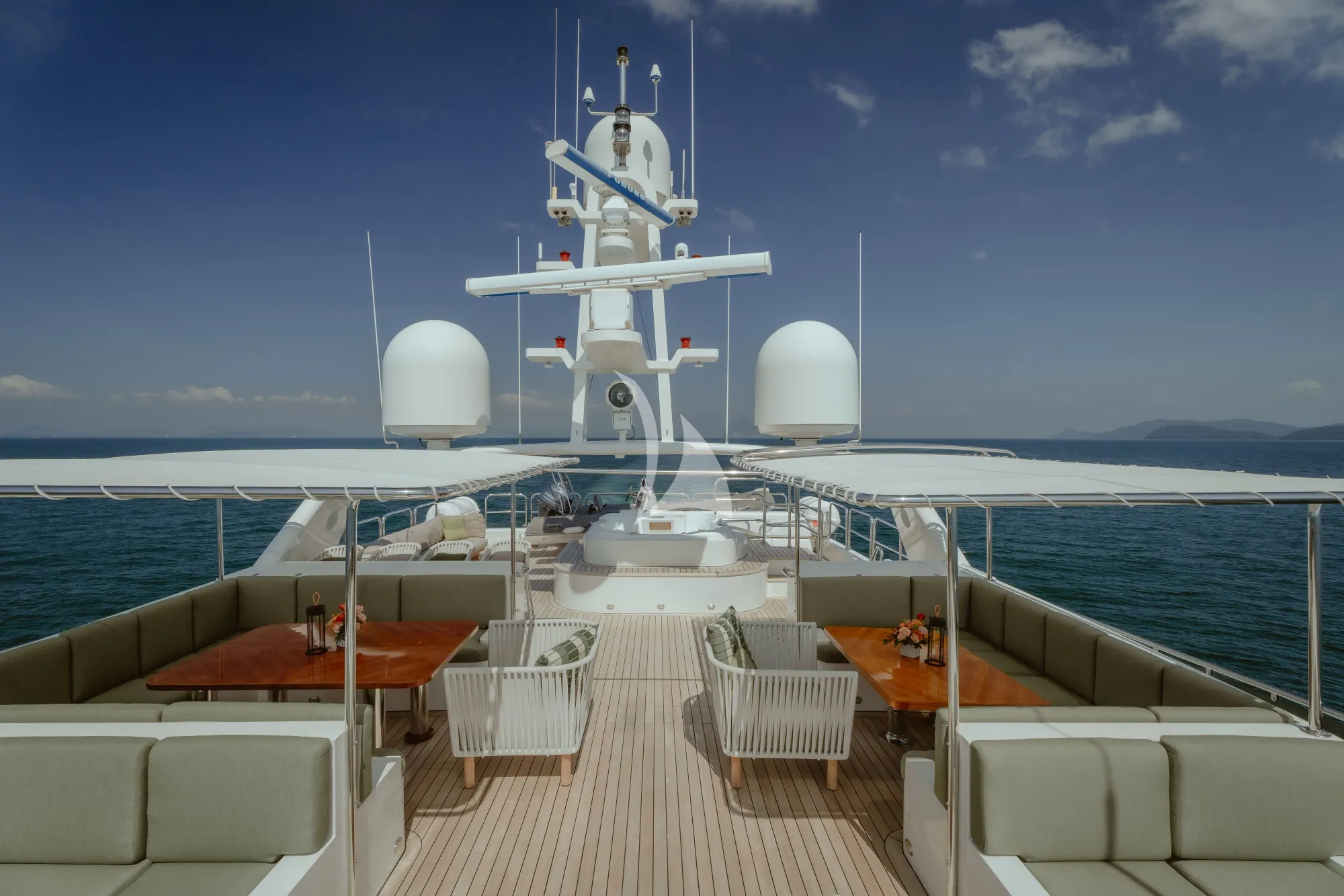 Luxury Crewed Motor Yacht SILENTWORLD photo 8