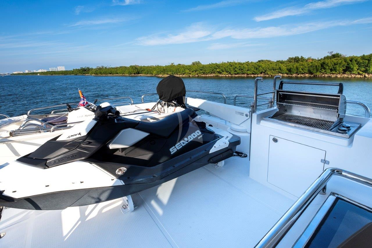 Luxury Crewed Motor Yacht SILVER LINING photo 3