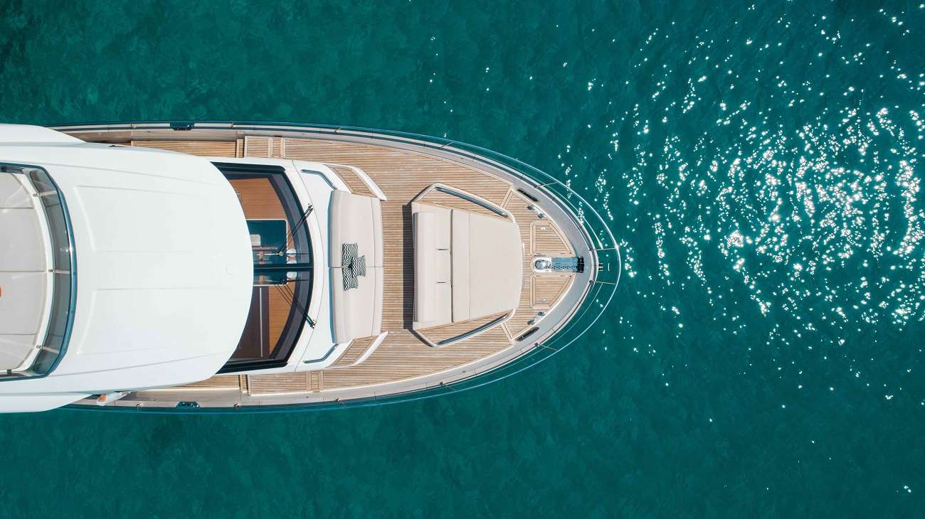 Crewed Motor Yacht SIR HENDRIK photo 4