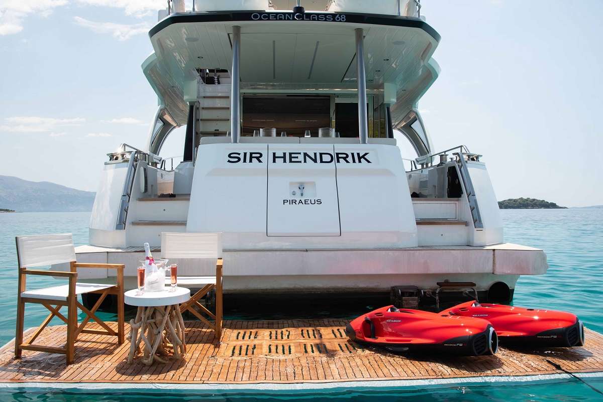 Crewed Motor Yacht SIR HENDRIK photo 7