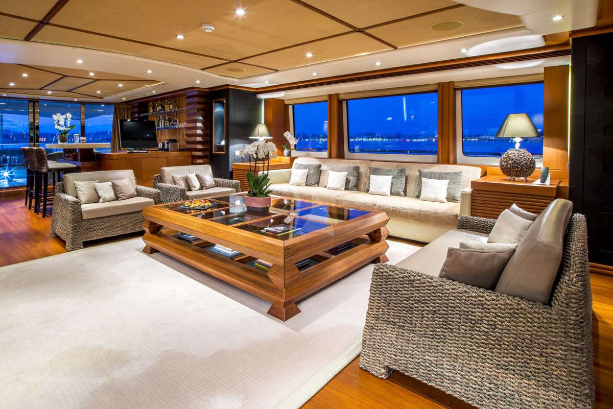 Luxury Crewed Motor Yacht SIROCCO photo 3