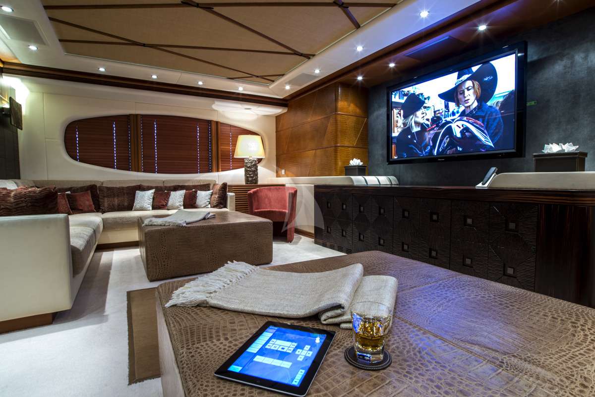 Luxury Crewed Motor Yacht SIROCCO photo 6