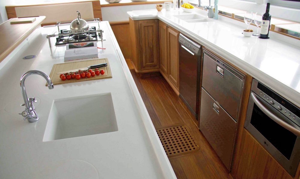 Luxury Crewed Catamaran SKIMMER photo 7