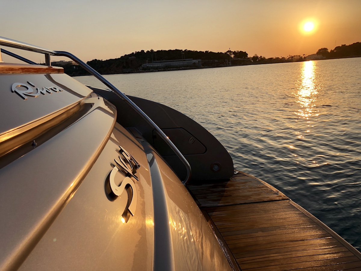 Luxury Crewed Motor Yacht SKY photo 5