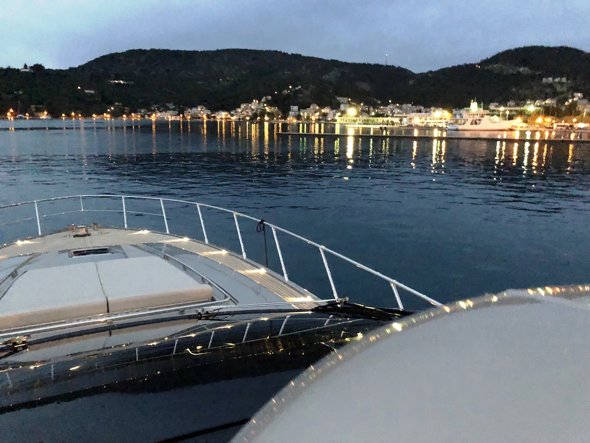 Luxury Crewed Motor Yacht SKY photo 7