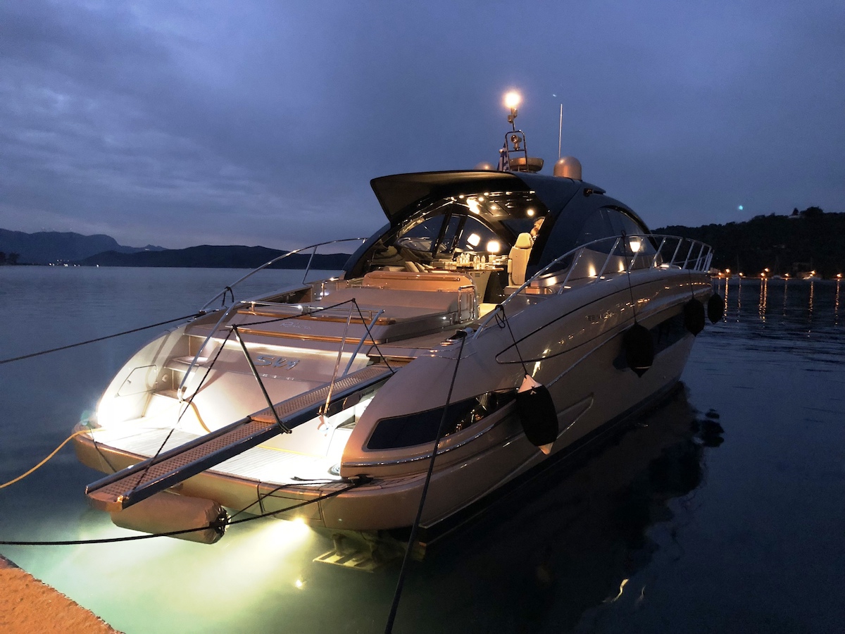 Luxury Crewed Motor Yacht SKY photo 8