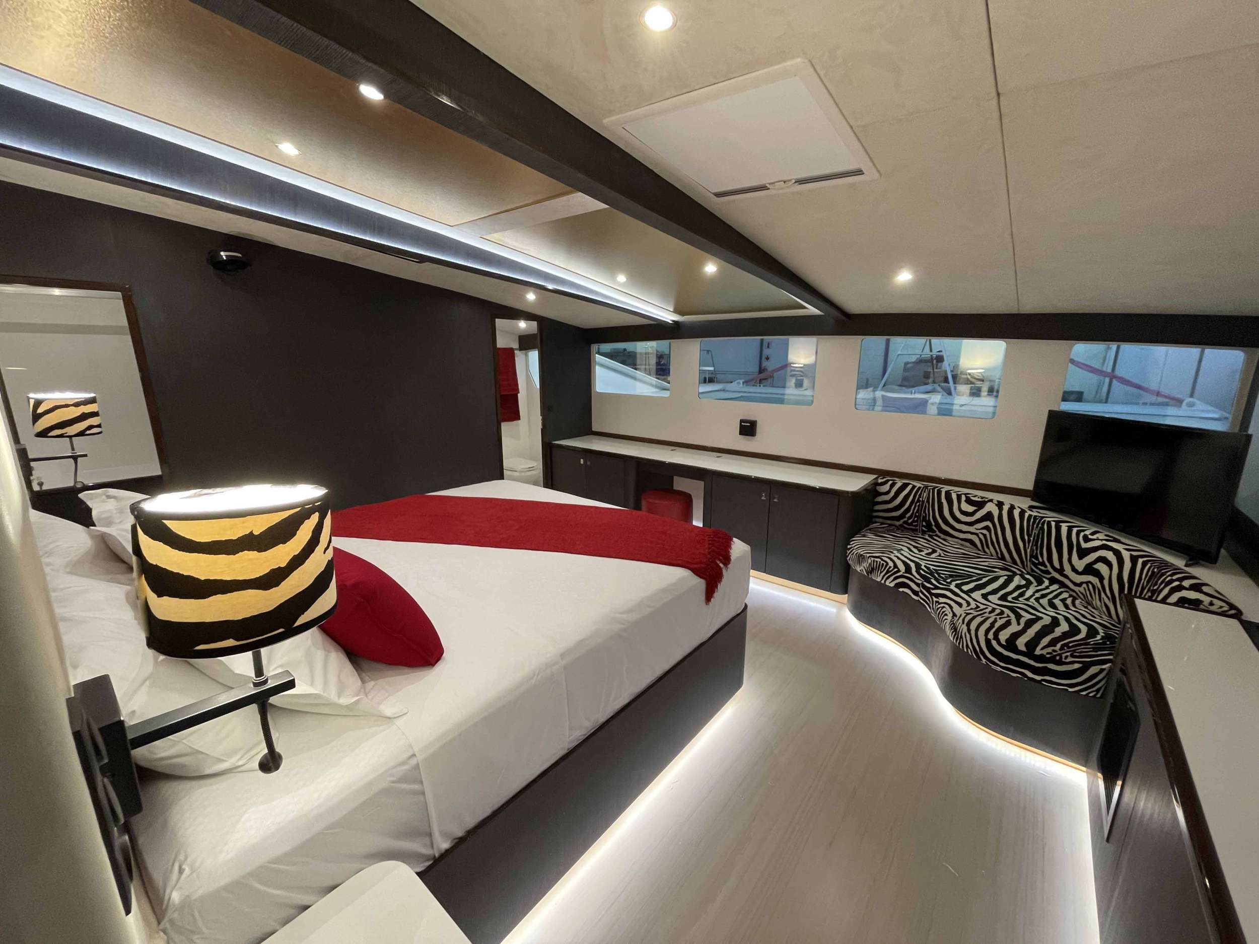 Luxury Crewed Catamaran SKYE photo 5