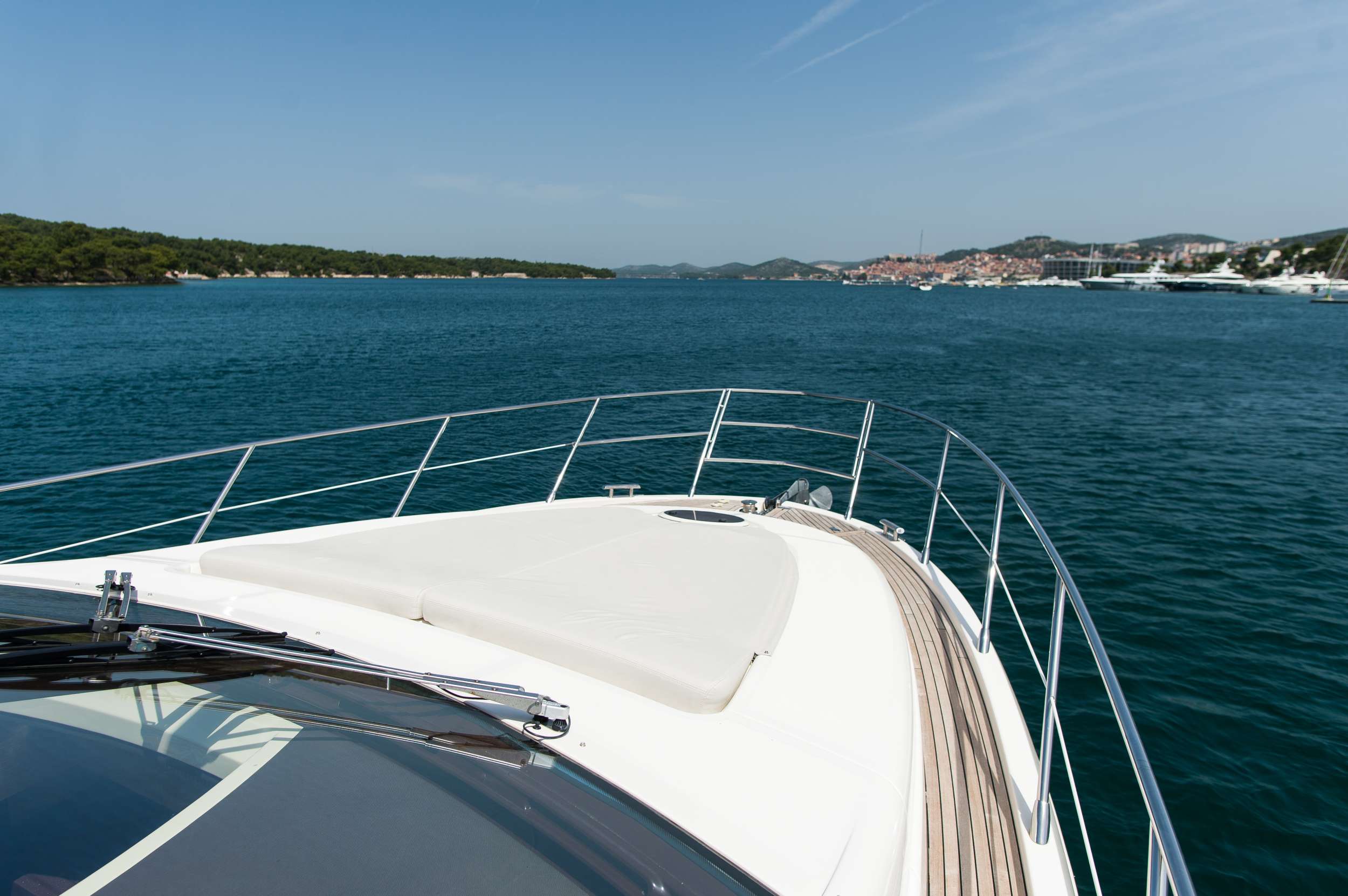 Luxury Crewed Motor Yacht SKYFALL photo 4