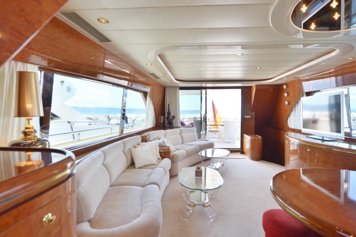 Luxury Crewed Motor Yacht SKYFALL ELEGANCE photo 6