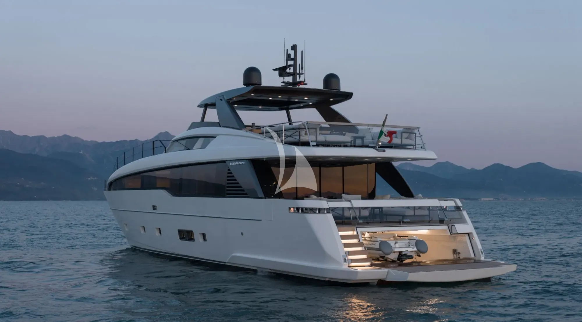 Luxury Crewed Motor Yacht SL 86A photo 5