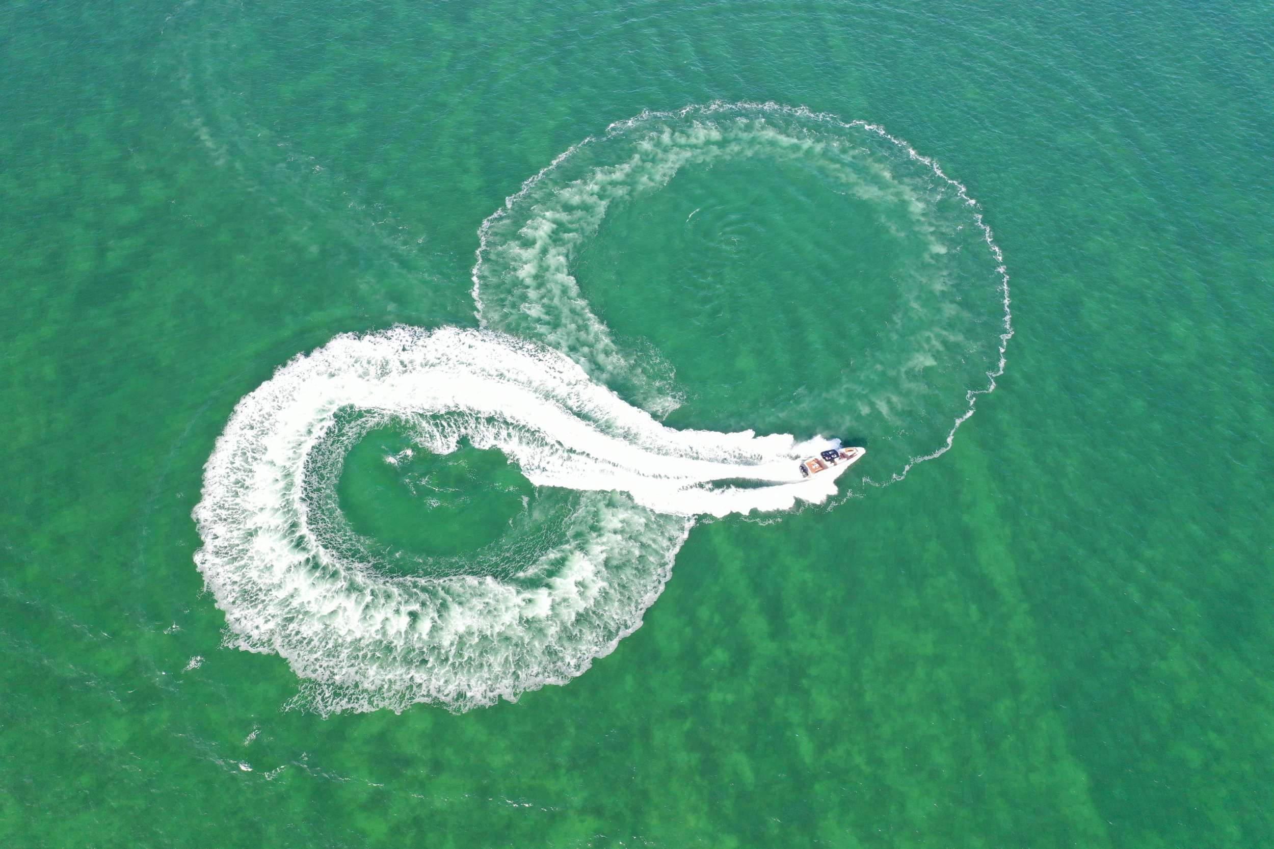 Luxury Crewed Motor Yacht SMART photo 3