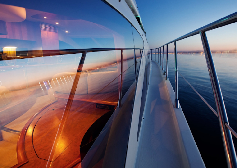 Crewed Motor Yacht SO CHIC photo 5