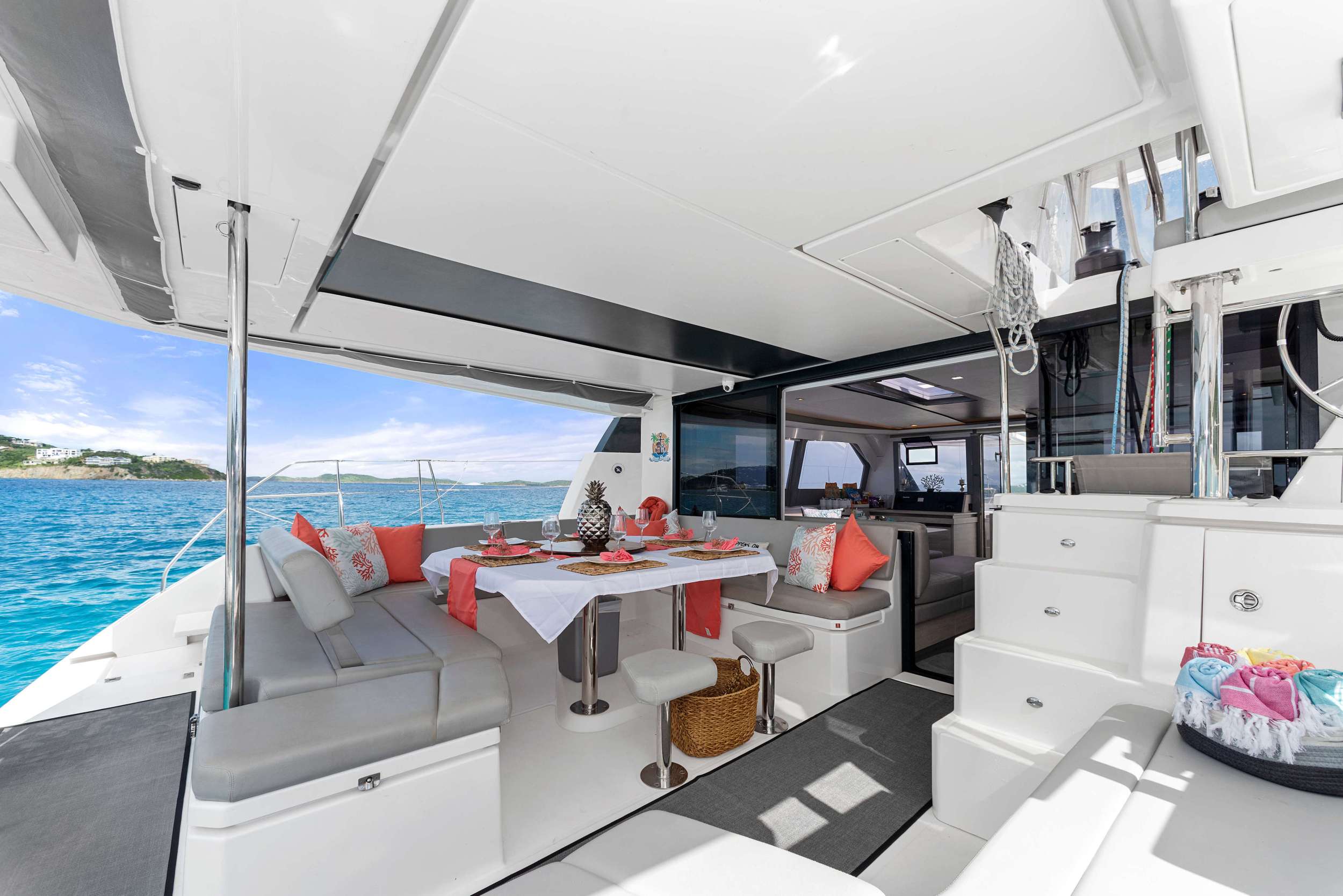 Luxury Crewed Catamaran SOGGY DOGGY photo 8