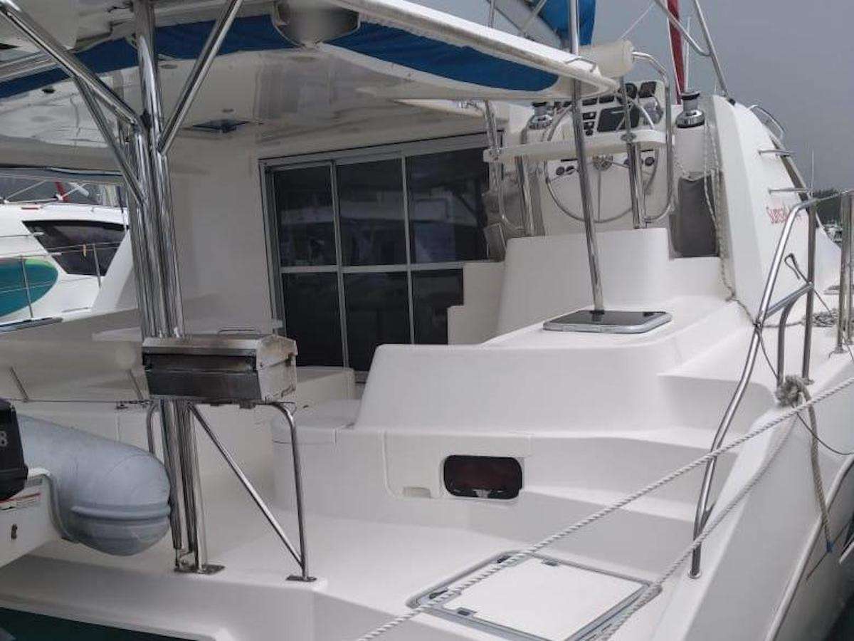 Crewed Catamaran SOL SEEKER photo 6