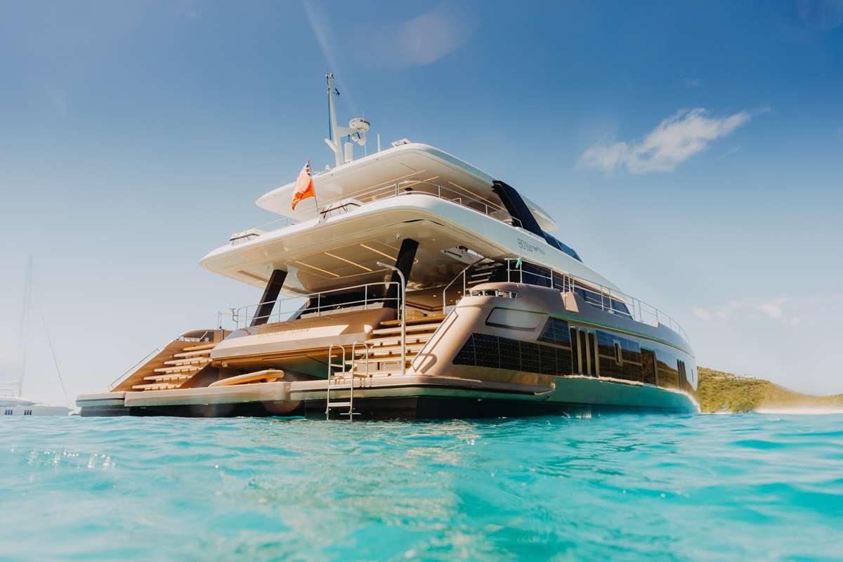 Crewed Power Catamaran SOL photo 3