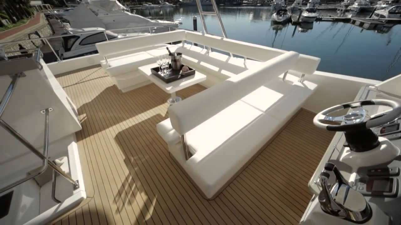 Luxury Crewed Catamaran SOMEWHERE HOT photo 8