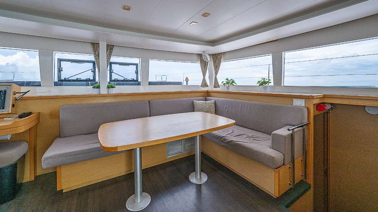 Luxury Crewed Catamaran SOMEWHERE photo 7