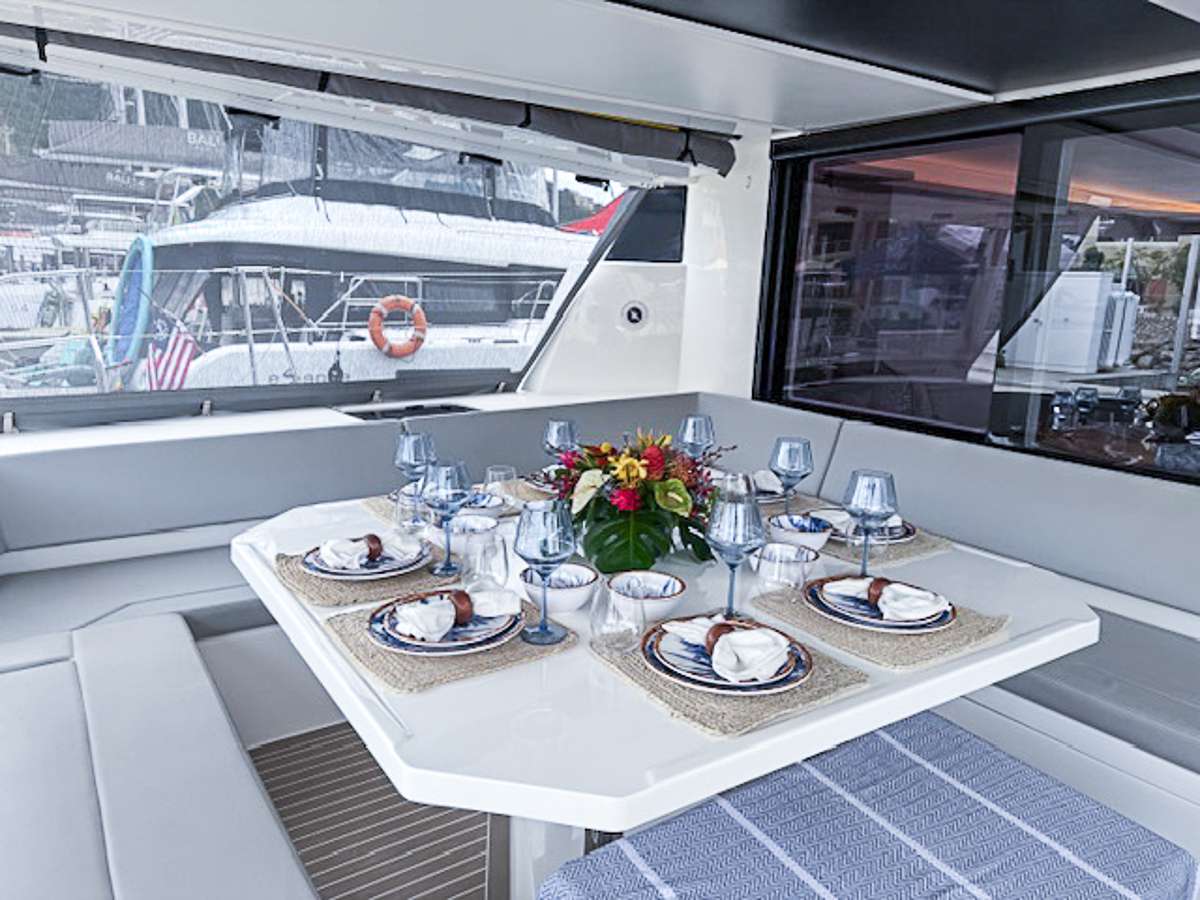 Crewed Catamaran SOMMER photo 4