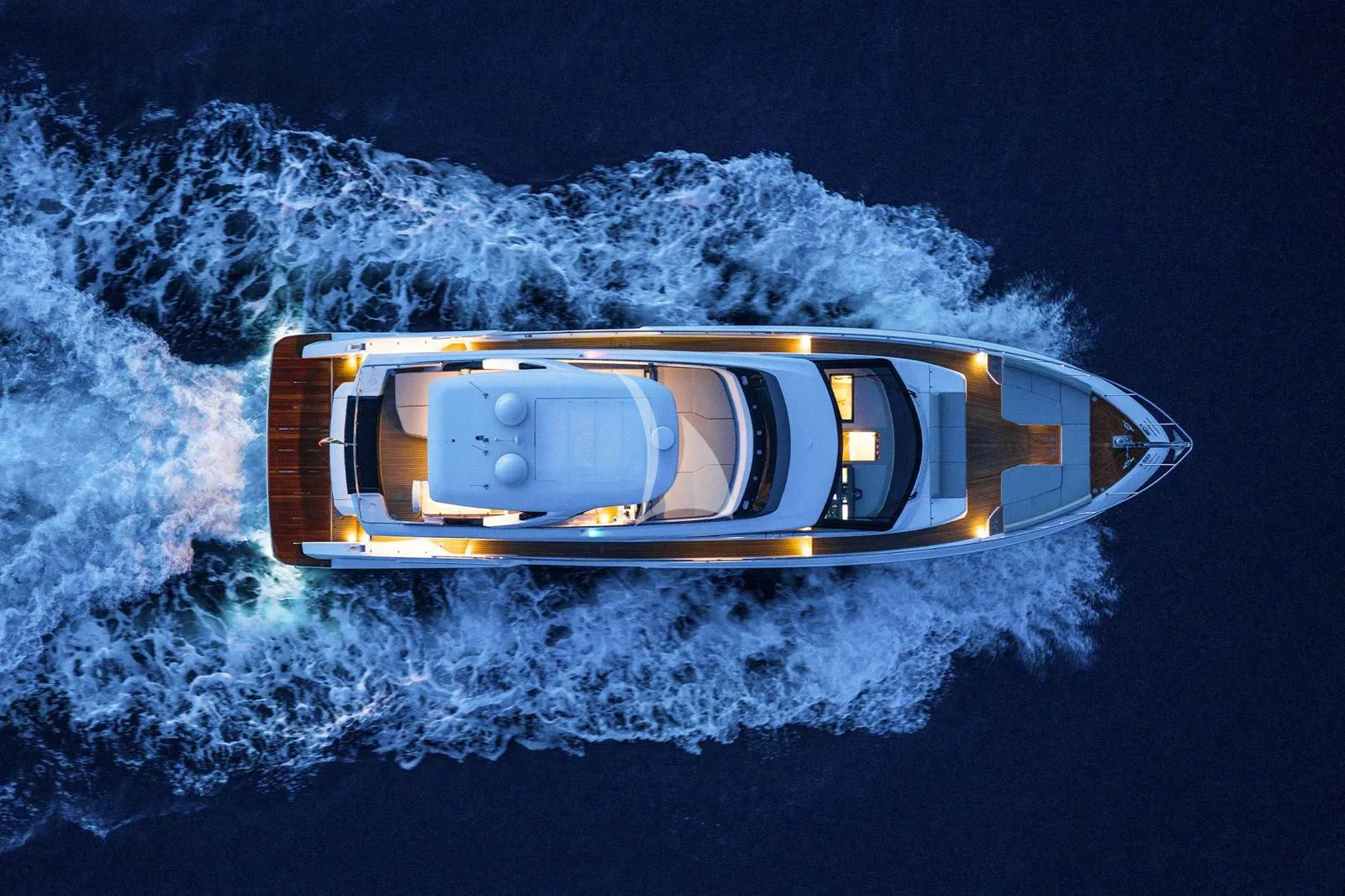 Luxury Crewed Motor Yacht SONIC photo 4