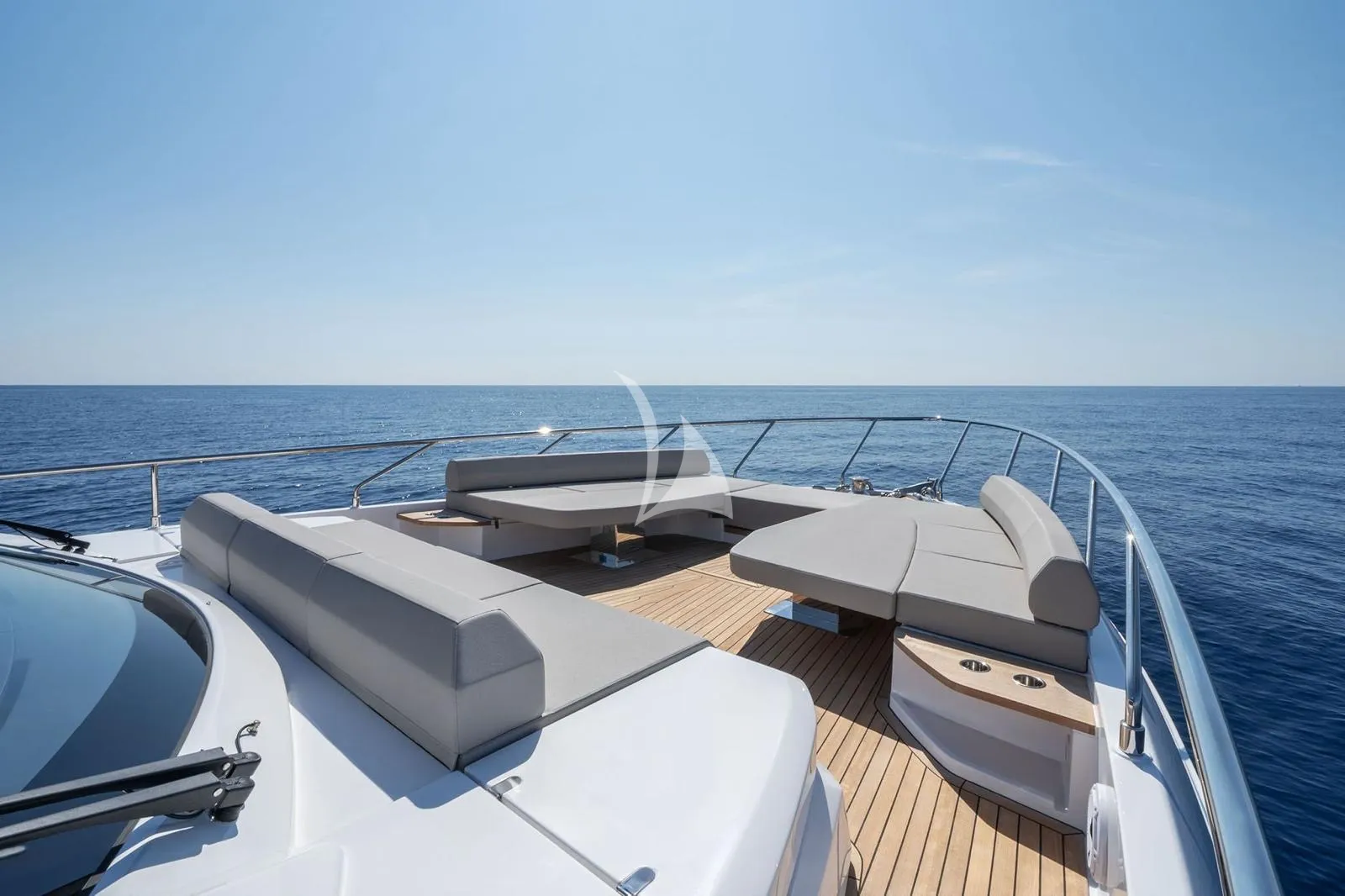 Luxury Crewed Motor Yacht SONIC photo 5