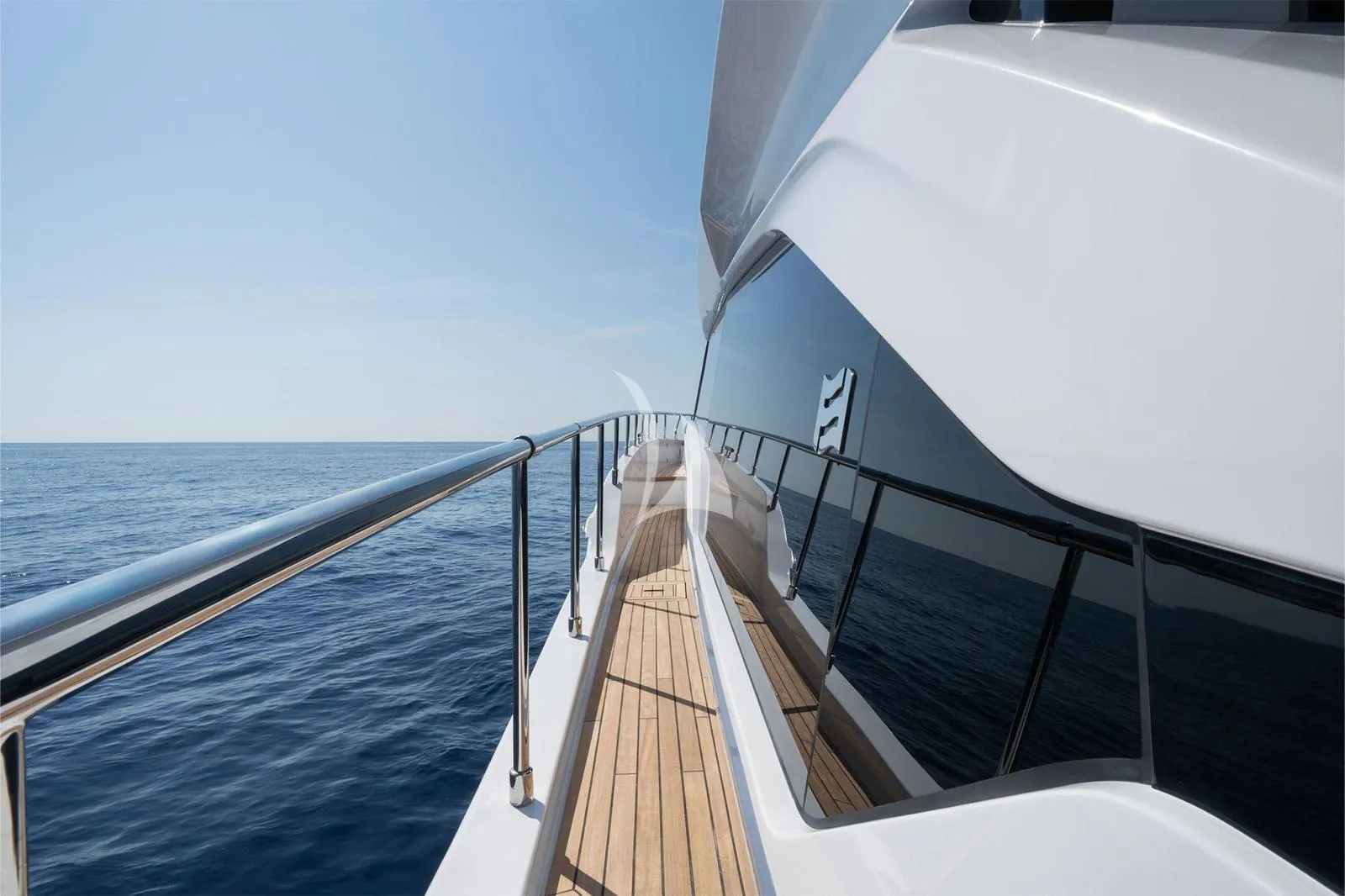 Luxury Crewed Motor Yacht SONIC photo 6