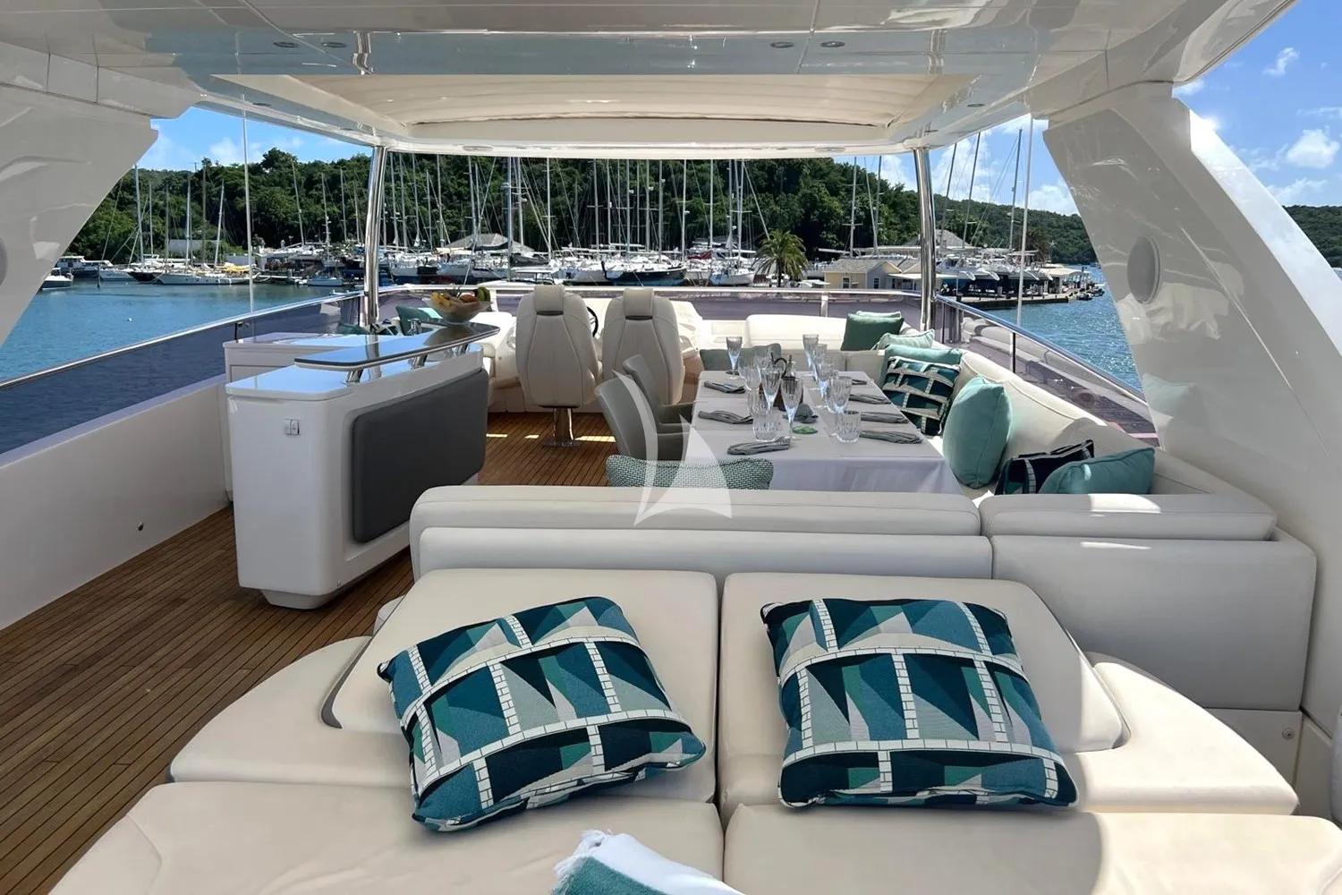 Luxury Crewed Motor Yacht SORANA photo 8