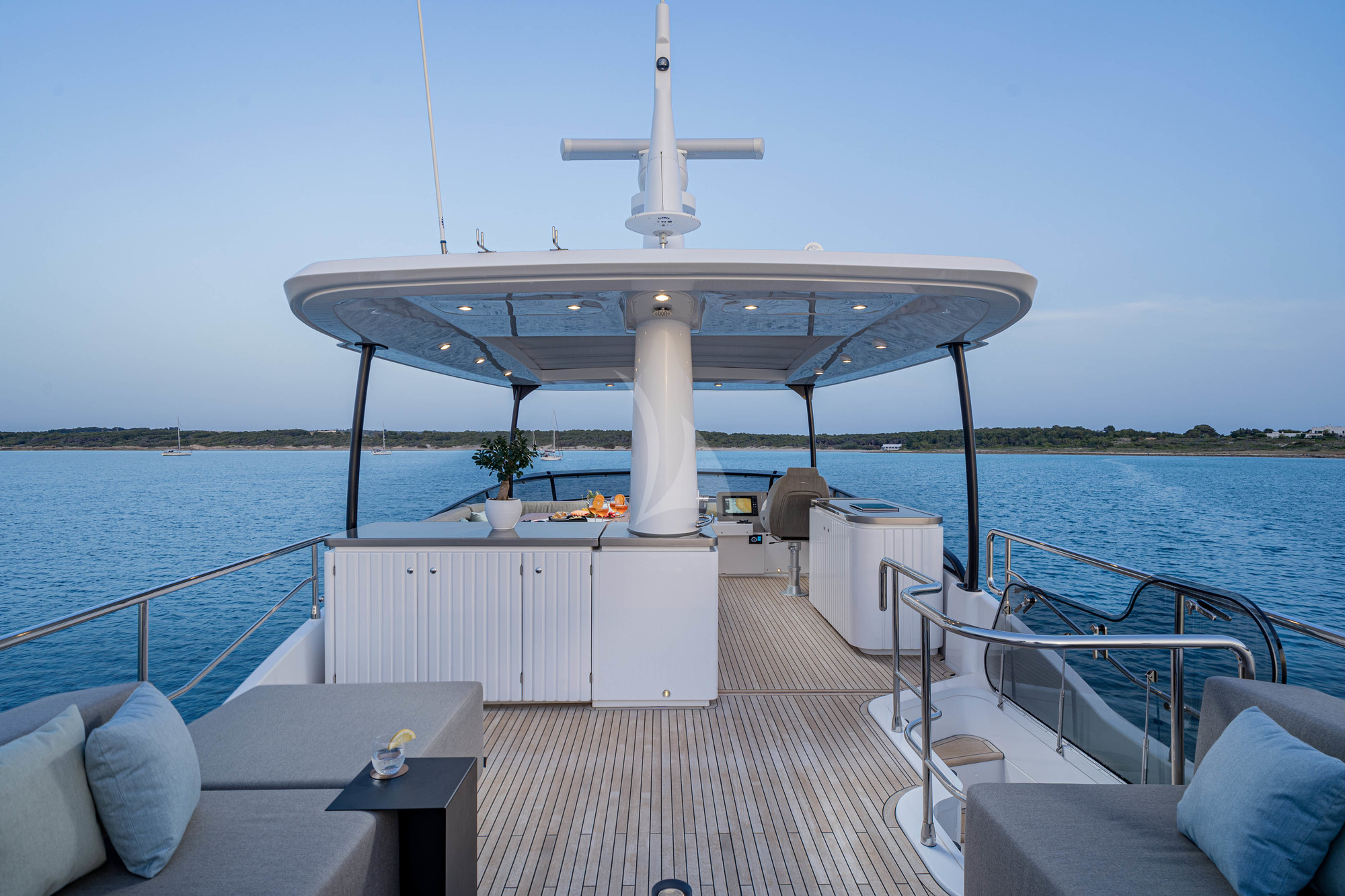 Luxury Crewed Motor Yacht SOUL photo 4