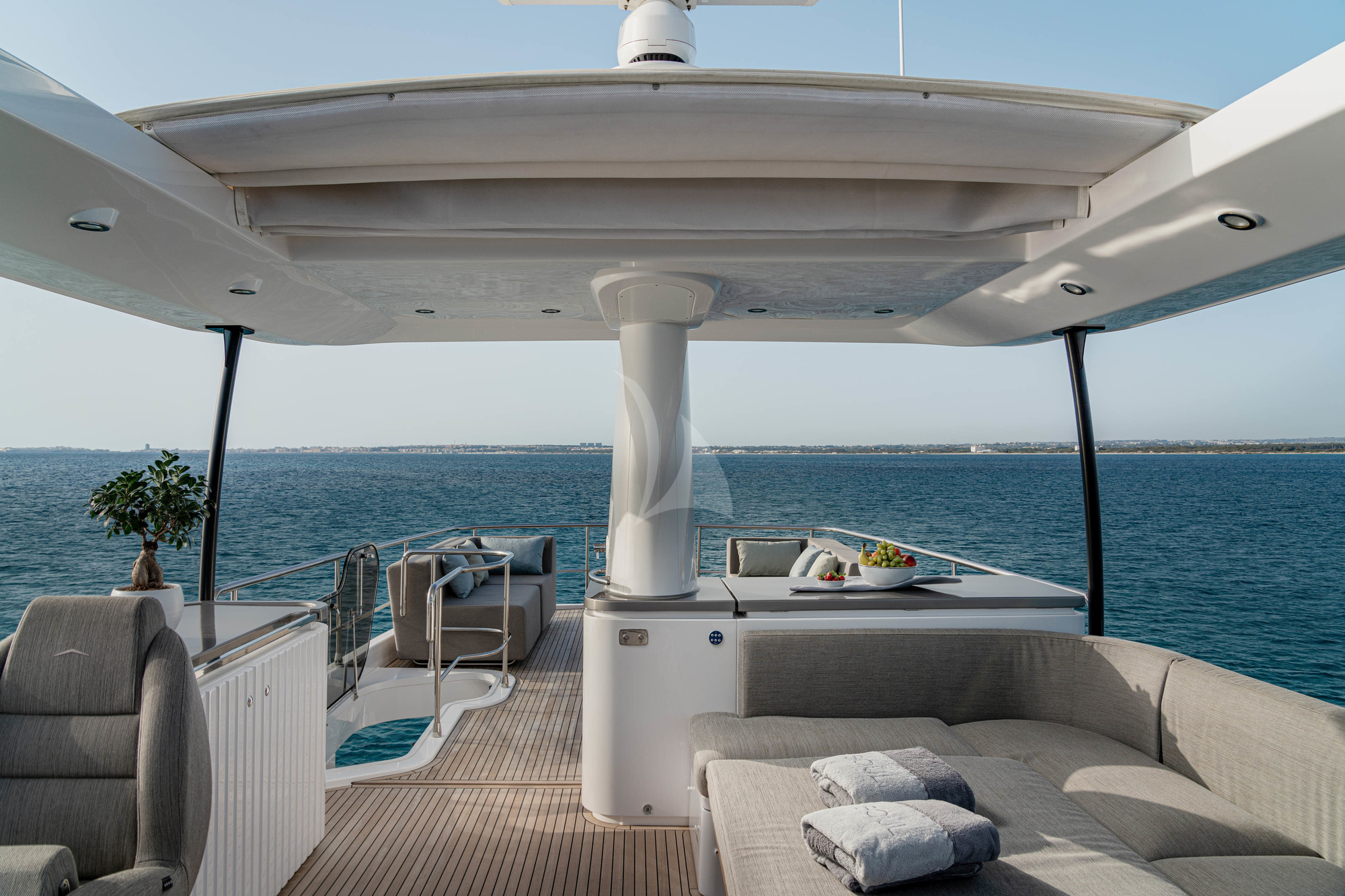 Luxury Crewed Motor Yacht SOUL photo 7
