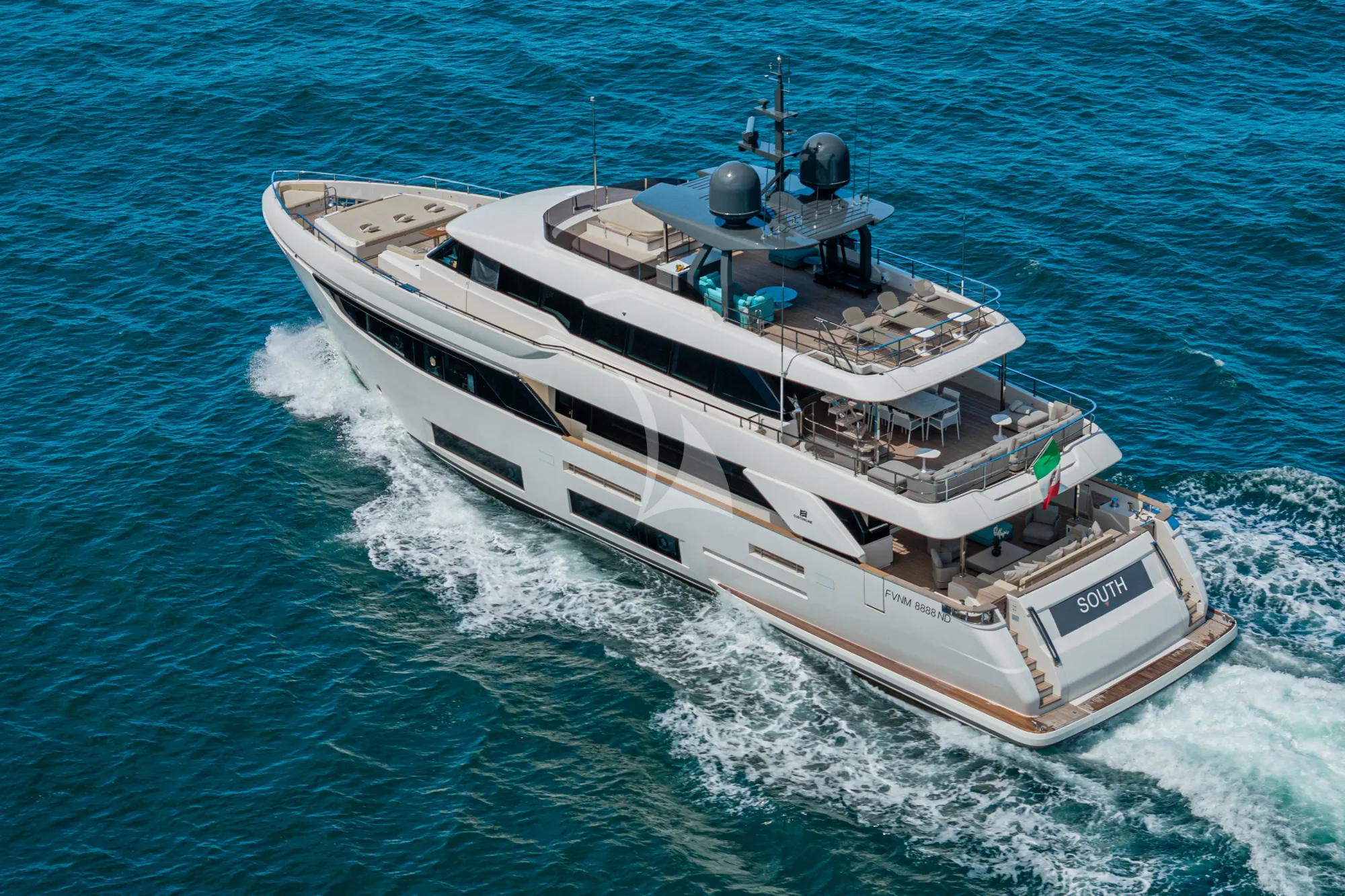 Luxury Crewed Motor Yacht SOUTH photo 5