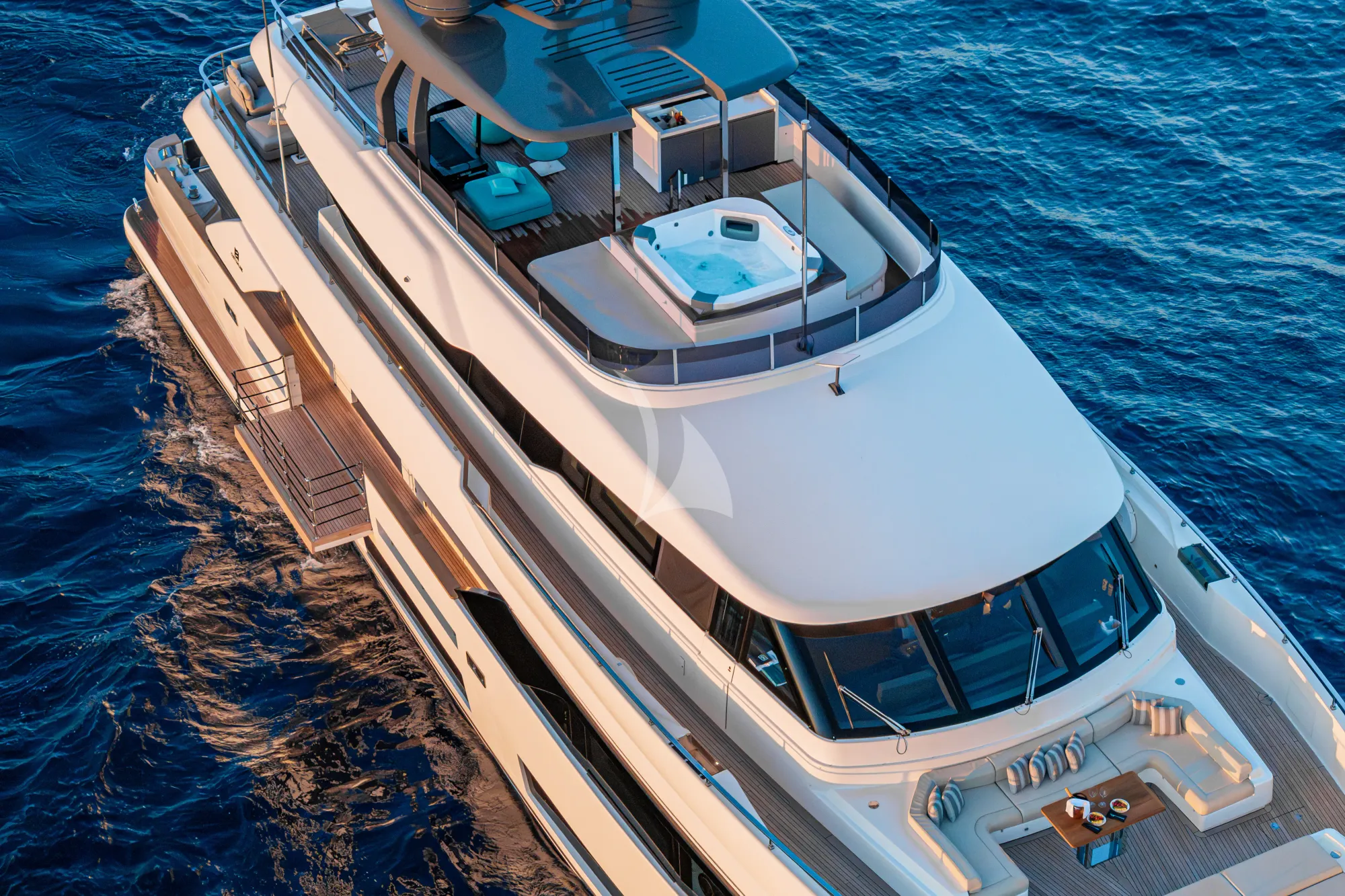 Luxury Crewed Motor Yacht SOUTH photo 7