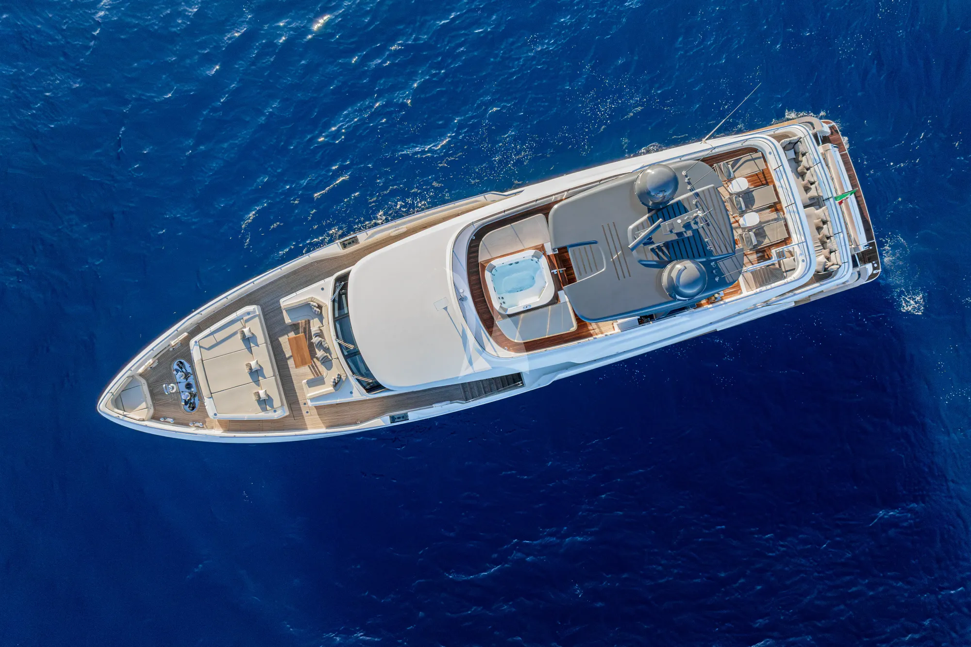 Luxury Crewed Motor Yacht SOUTH photo 8